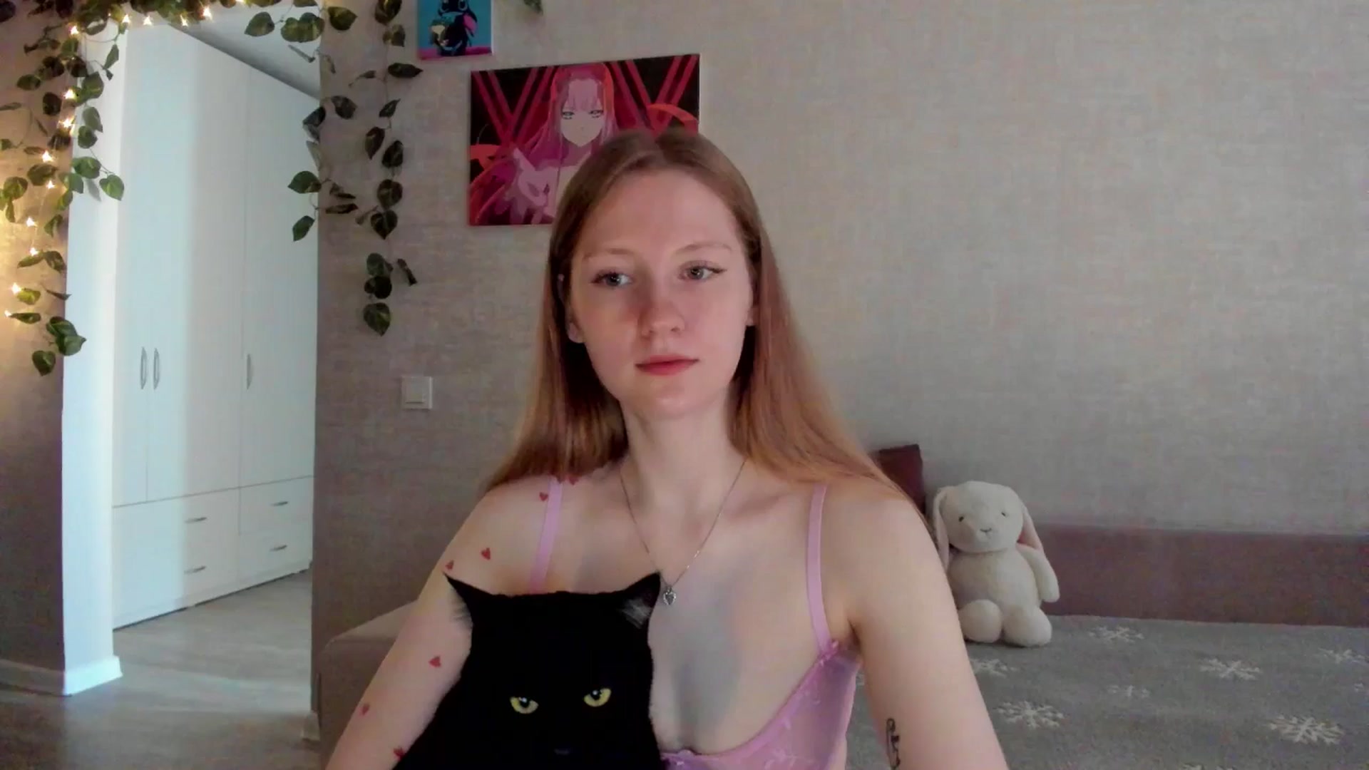 Gallery image thumbnail from mnialice's myfreecams stream on, 09/15/2025, 03:22 image 17 of 20