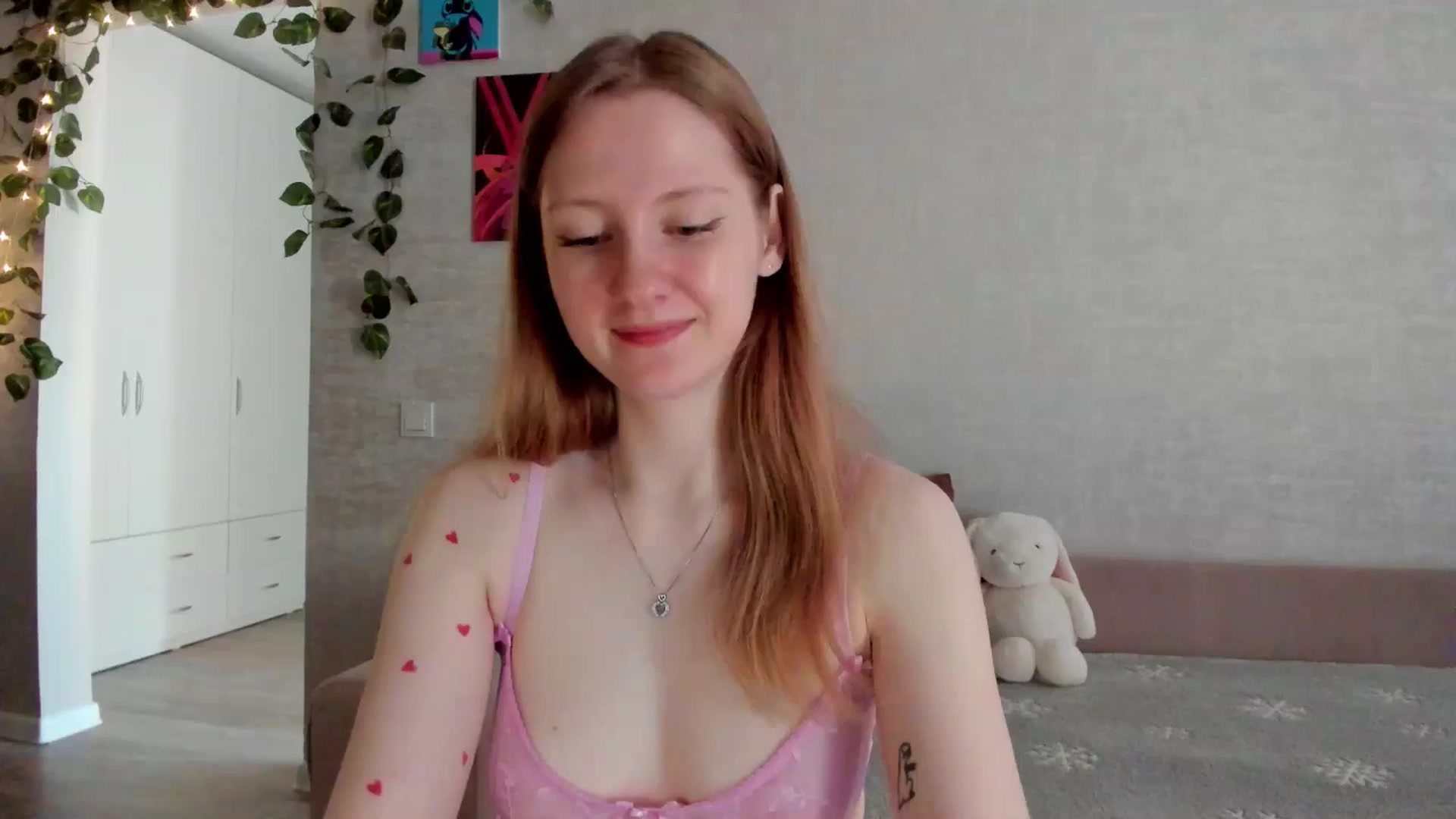 Gallery image thumbnail from mnialice's myfreecams stream on, 09/15/2025, 03:22 image 2 of 20