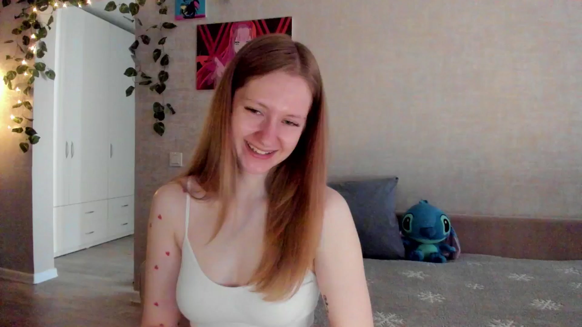 Gallery image thumbnail from mnialice's myfreecams stream on, 09/16/2025, 04:23 image 10 of 20
