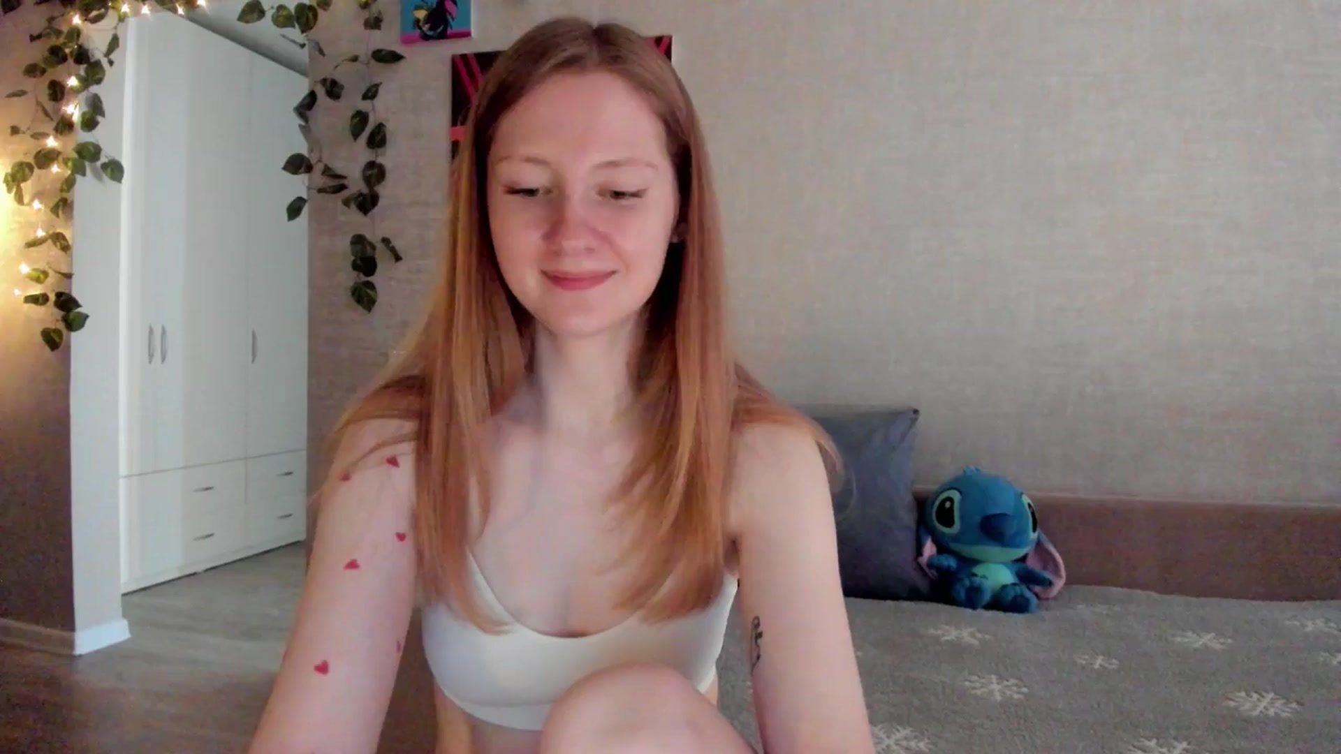 Gallery image thumbnail from mnialice's myfreecams stream on, 09/16/2025, 04:23 image 11 of 20