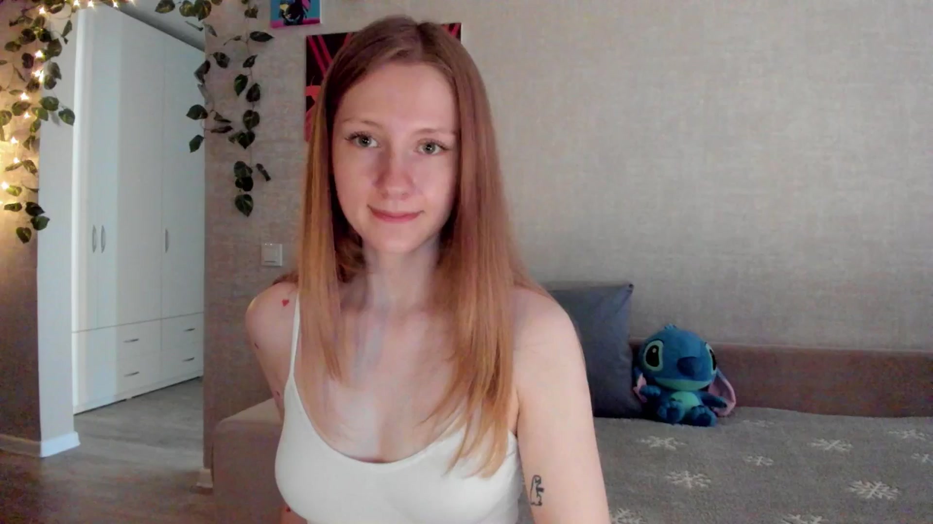 Gallery image thumbnail from mnialice's myfreecams stream on, 09/16/2025, 04:23 image 18 of 20
