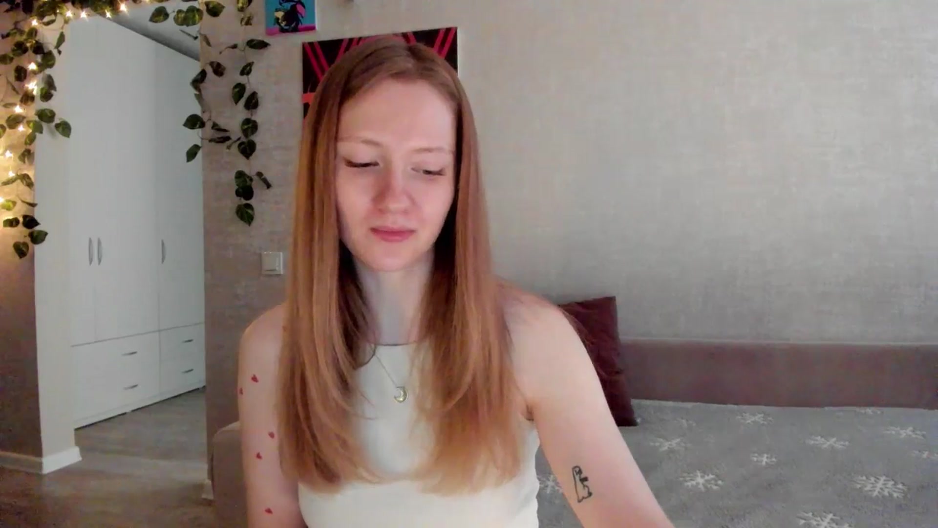 Gallery image thumbnail from mnialice's myfreecams stream on, 09/30/2025, 04:43 image 5 of 20