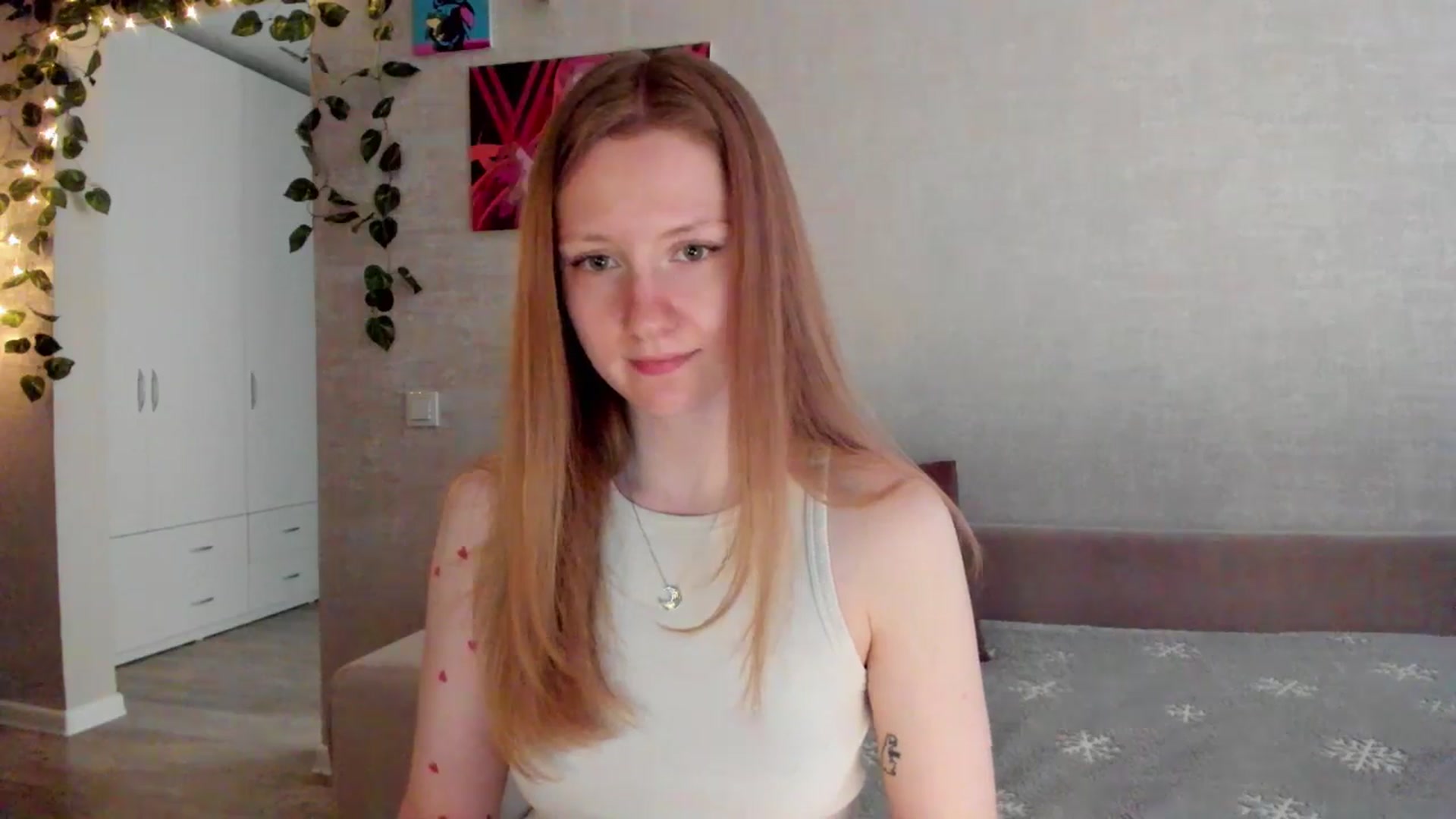 Gallery image thumbnail from mnialice's myfreecams stream on, 09/30/2025, 04:43 image 4 of 20