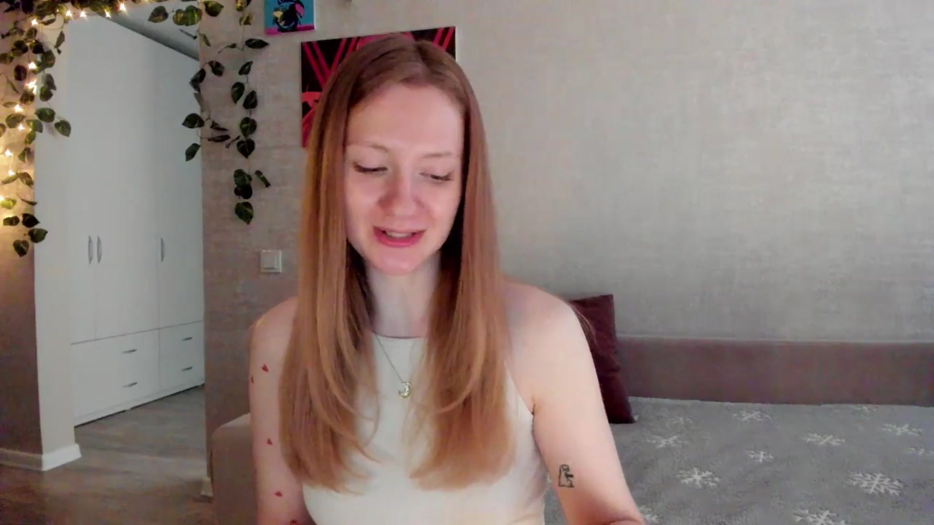 Gallery image thumbnail from mnialice's myfreecams stream on, 09/30/2025, 04:43 image 6 of 20