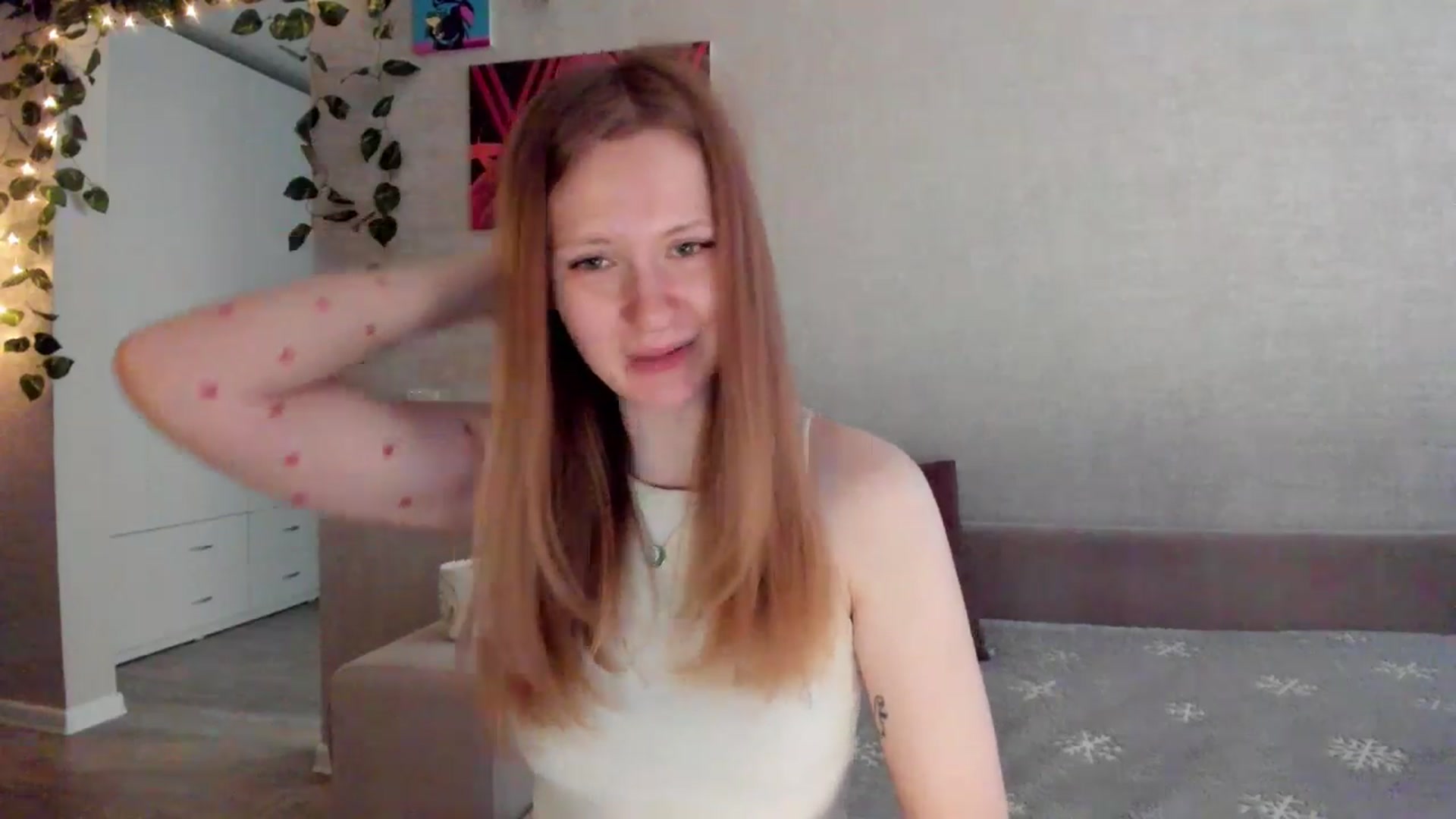 Gallery image thumbnail from mnialice's myfreecams stream on, 09/30/2025, 04:43 image 8 of 20
