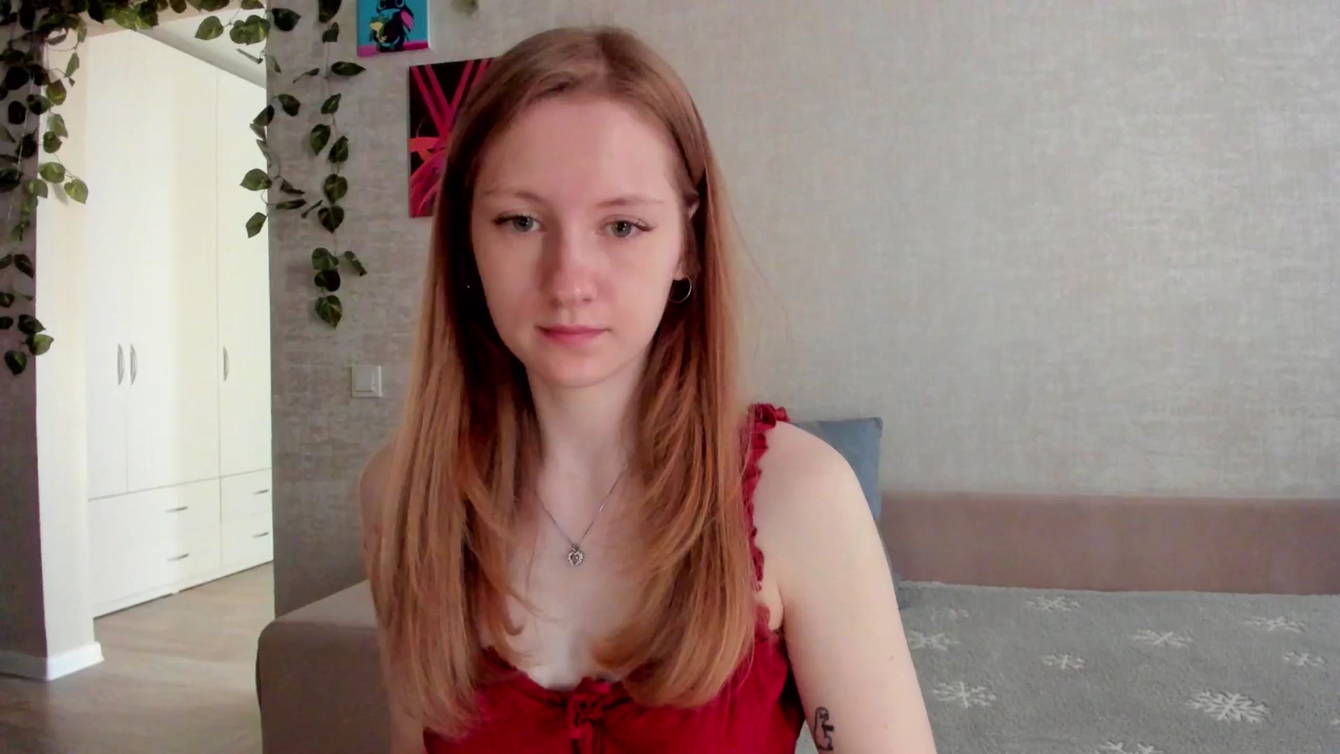 Gallery image thumbnail from mnialice's myfreecams stream on, 10/01/2025, 03:03 image 1 of 20