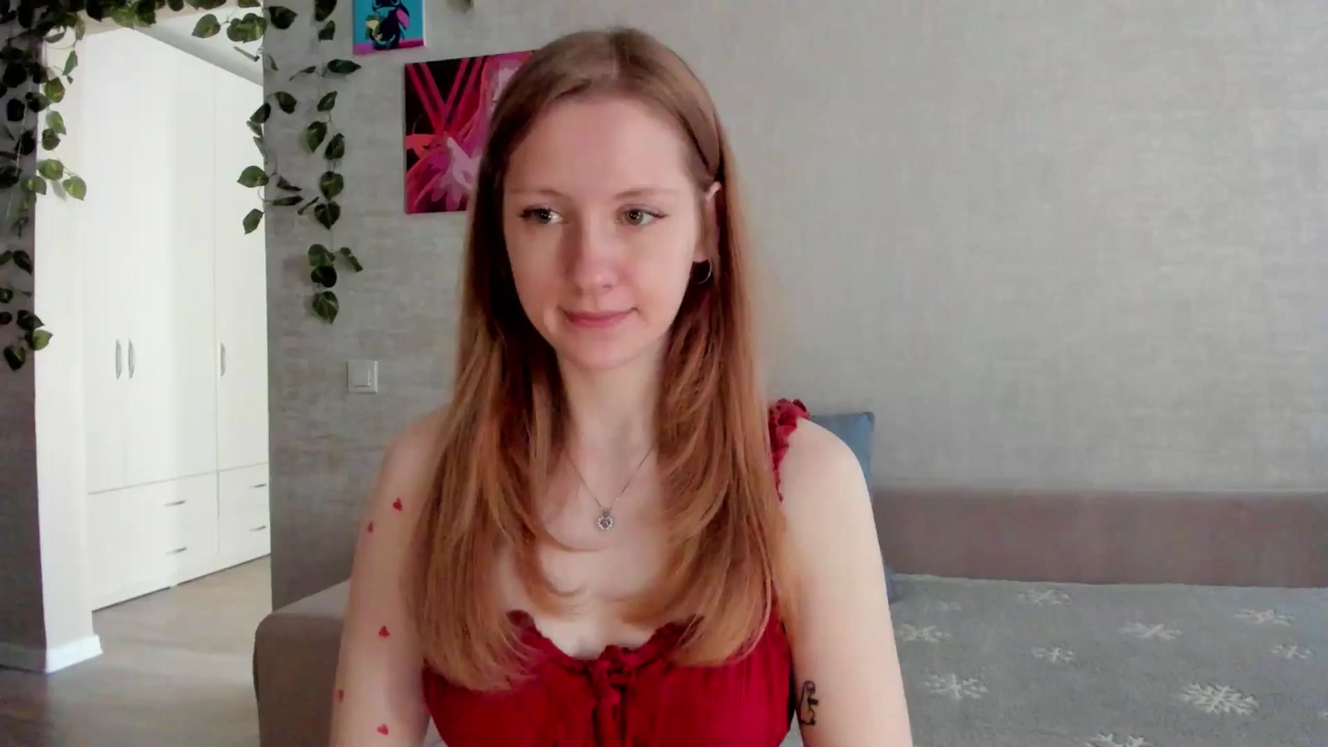 Gallery image thumbnail from mnialice's myfreecams stream on, 10/01/2025, 03:03 image 9 of 20