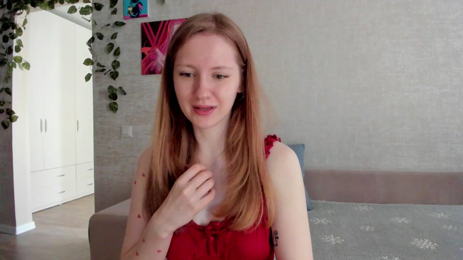 Gallery image thumbnail from mnialice's myfreecams stream on, 10/01/2025, 03:03 image 5 of 20