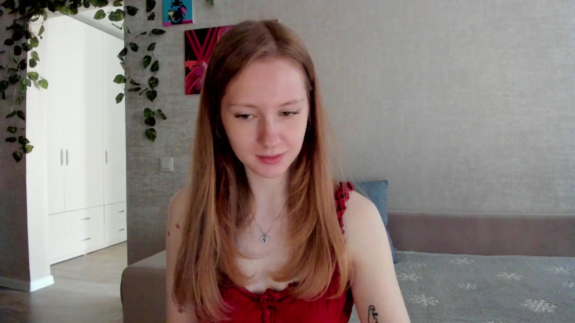 Gallery image thumbnail from mnialice's myfreecams stream on, 10/01/2025, 03:03 image 13 of 20