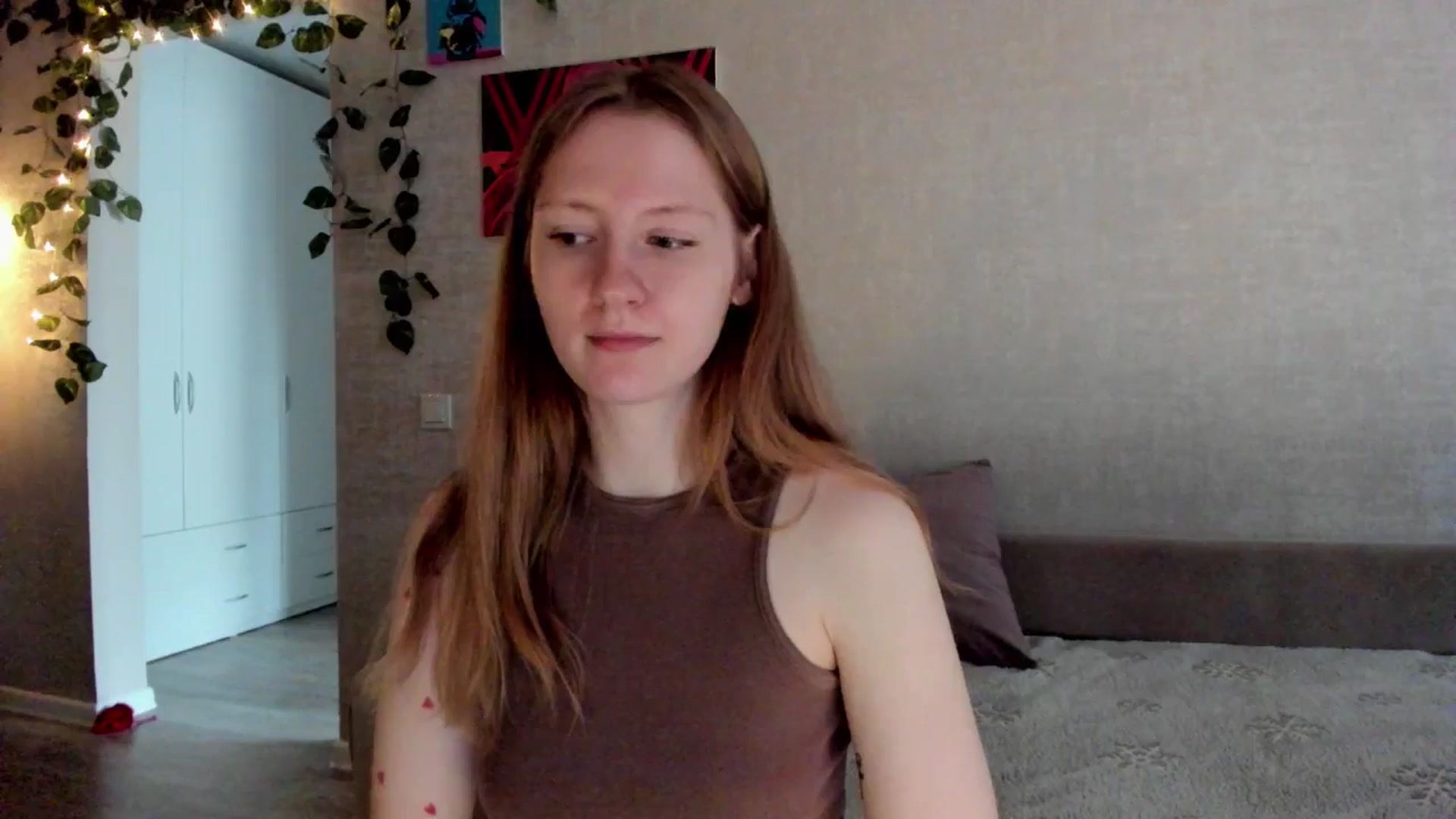 Gallery image thumbnail from mnialice's myfreecams stream on, 10/04/2025, 04:22 image 15 of 20