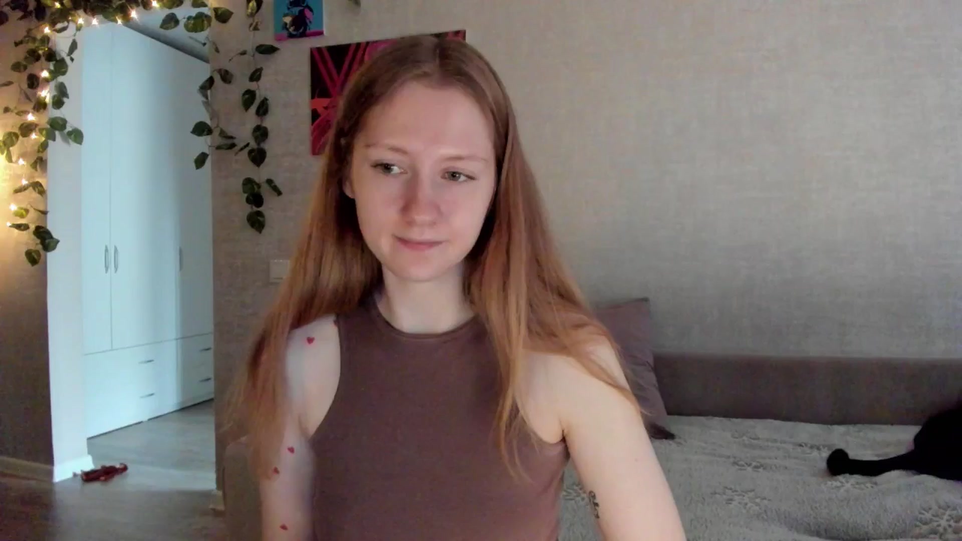 Gallery image thumbnail from mnialice's myfreecams stream on, 10/04/2025, 04:22 image 11 of 20