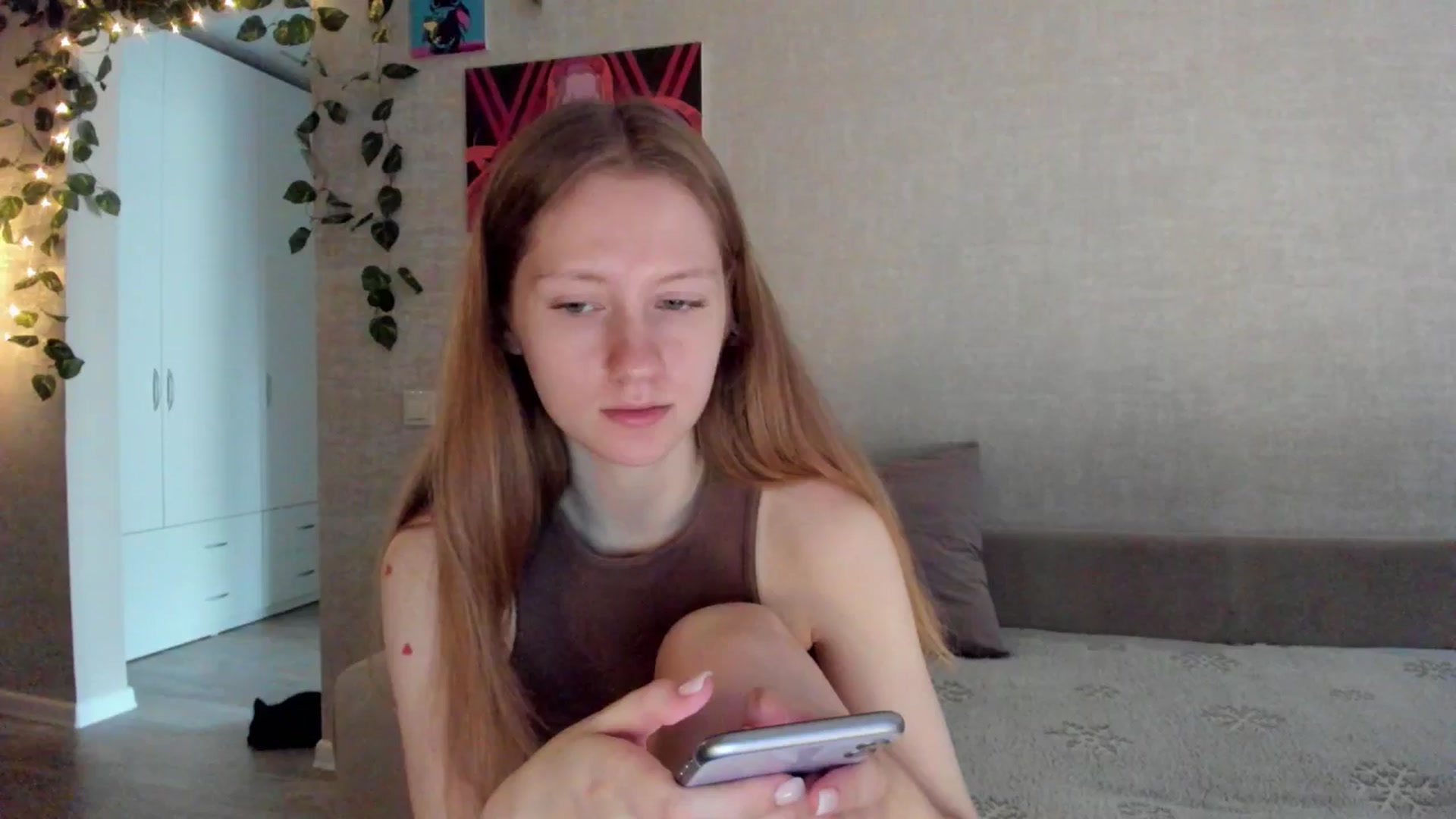 Gallery image thumbnail from mnialice's myfreecams stream on, 10/04/2025, 04:22 image 9 of 20