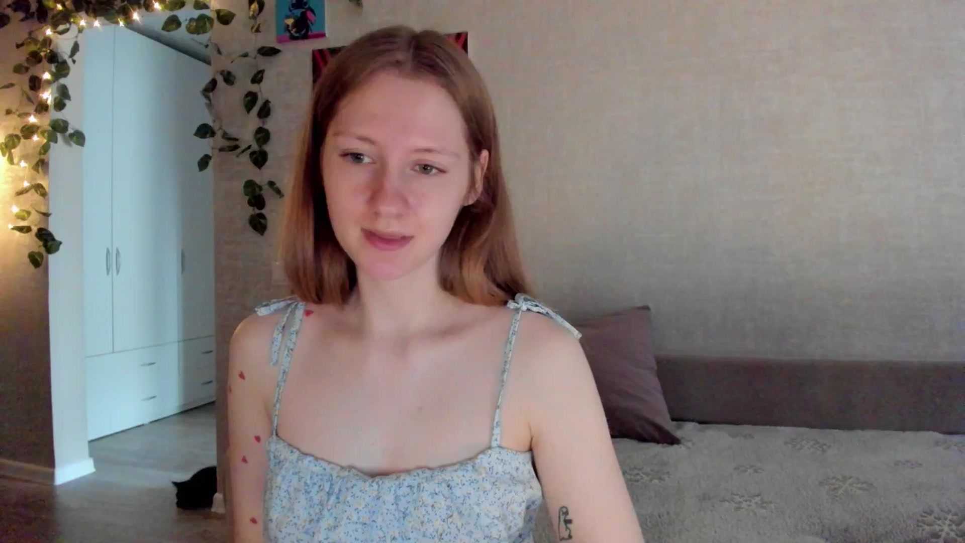 Gallery image thumbnail from mnialice's myfreecams stream on, 10/04/2025, 04:22 image 20 of 20