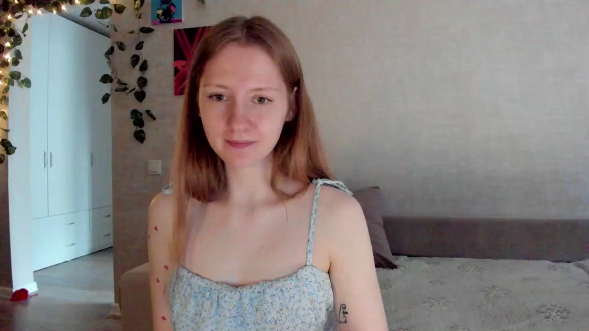 Gallery image thumbnail from mnialice's myfreecams stream on, 10/04/2025, 04:22 image 16 of 20