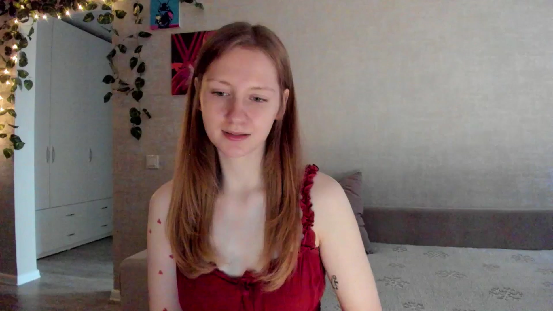 Gallery image thumbnail from mnialice's myfreecams stream on, 10/06/2025, 03:08 image 18 of 20