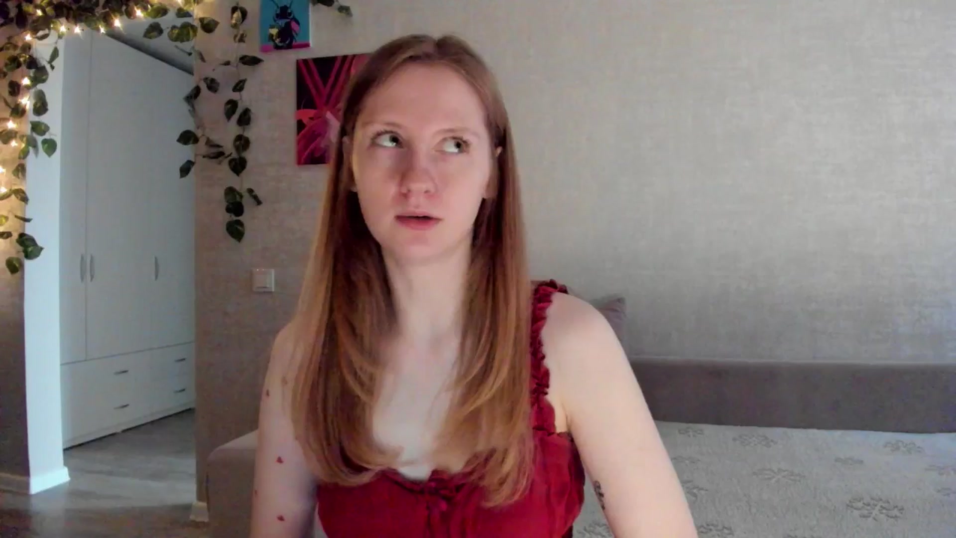 Gallery image thumbnail from mnialice's myfreecams stream on, 10/06/2025, 03:08 image 4 of 20