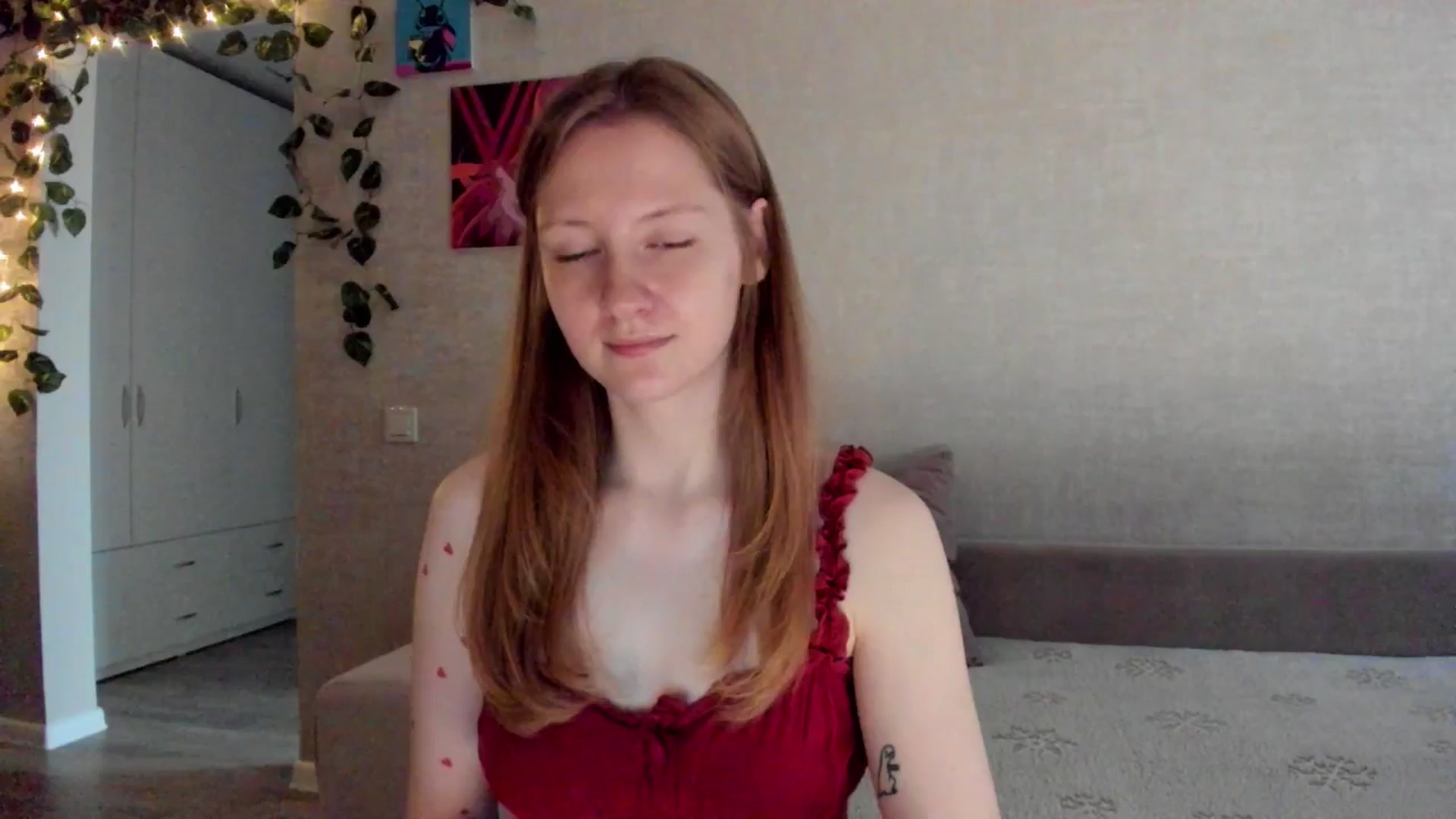 Gallery image thumbnail from mnialice's myfreecams stream on, 10/06/2025, 03:08 image 19 of 20
