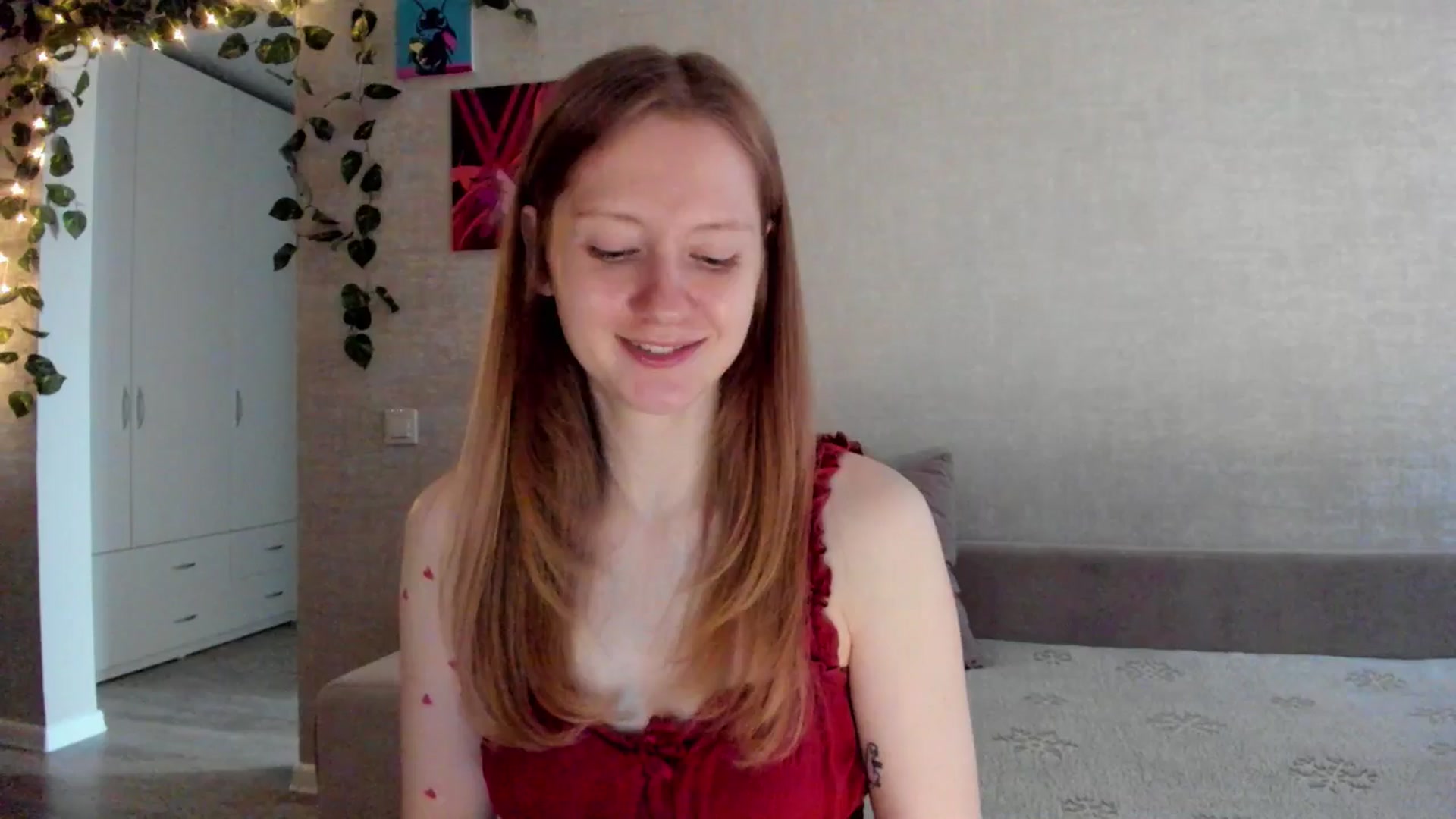 Gallery image thumbnail from mnialice's myfreecams stream on, 10/06/2025, 03:08 image 5 of 20