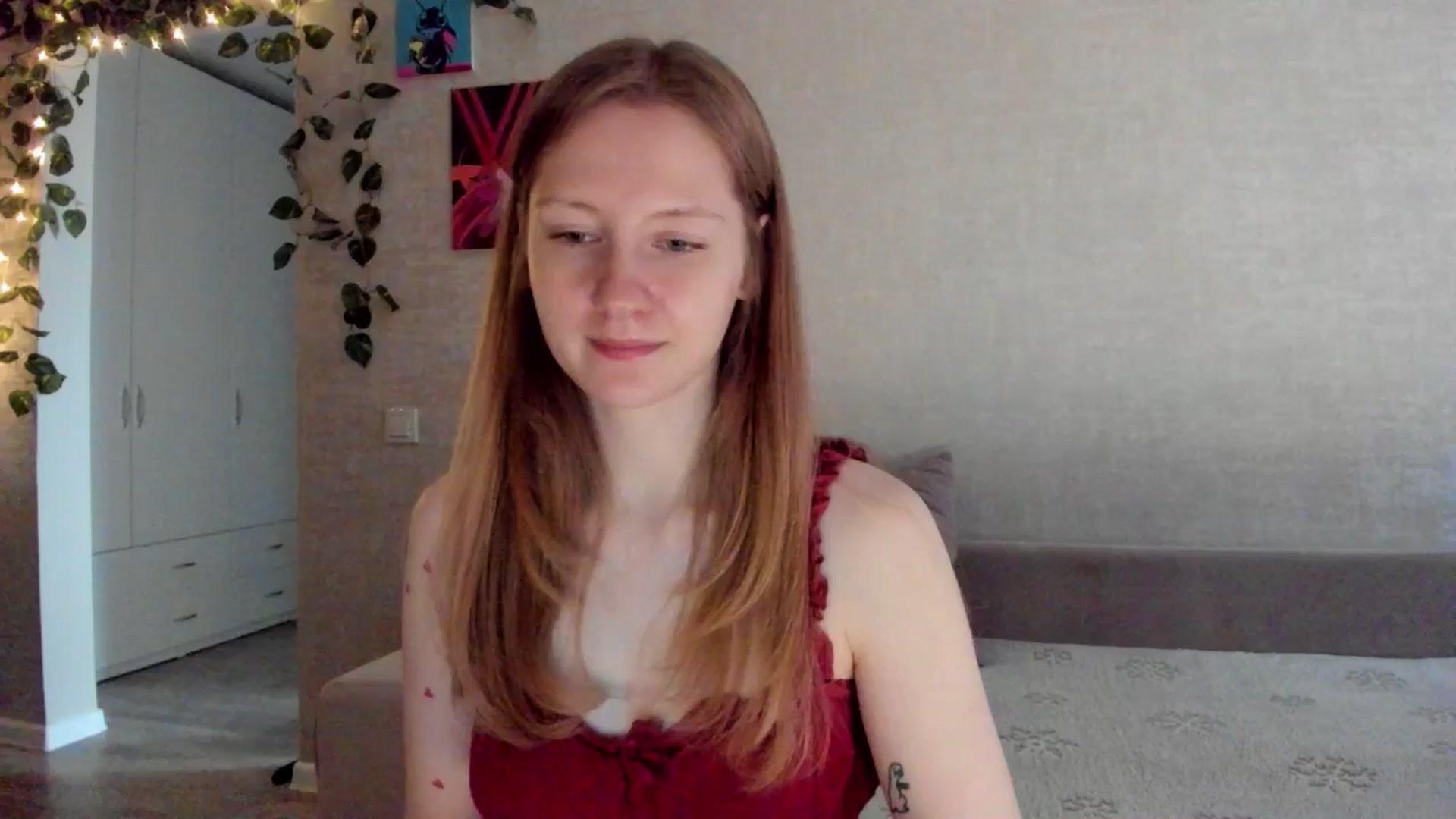 Gallery image thumbnail from mnialice's myfreecams stream on, 10/06/2025, 03:08 image 2 of 20