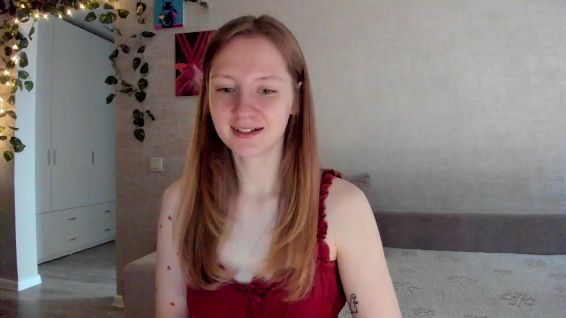 Gallery image thumbnail from mnialice's myfreecams stream on, 10/06/2025, 03:08 image 3 of 20