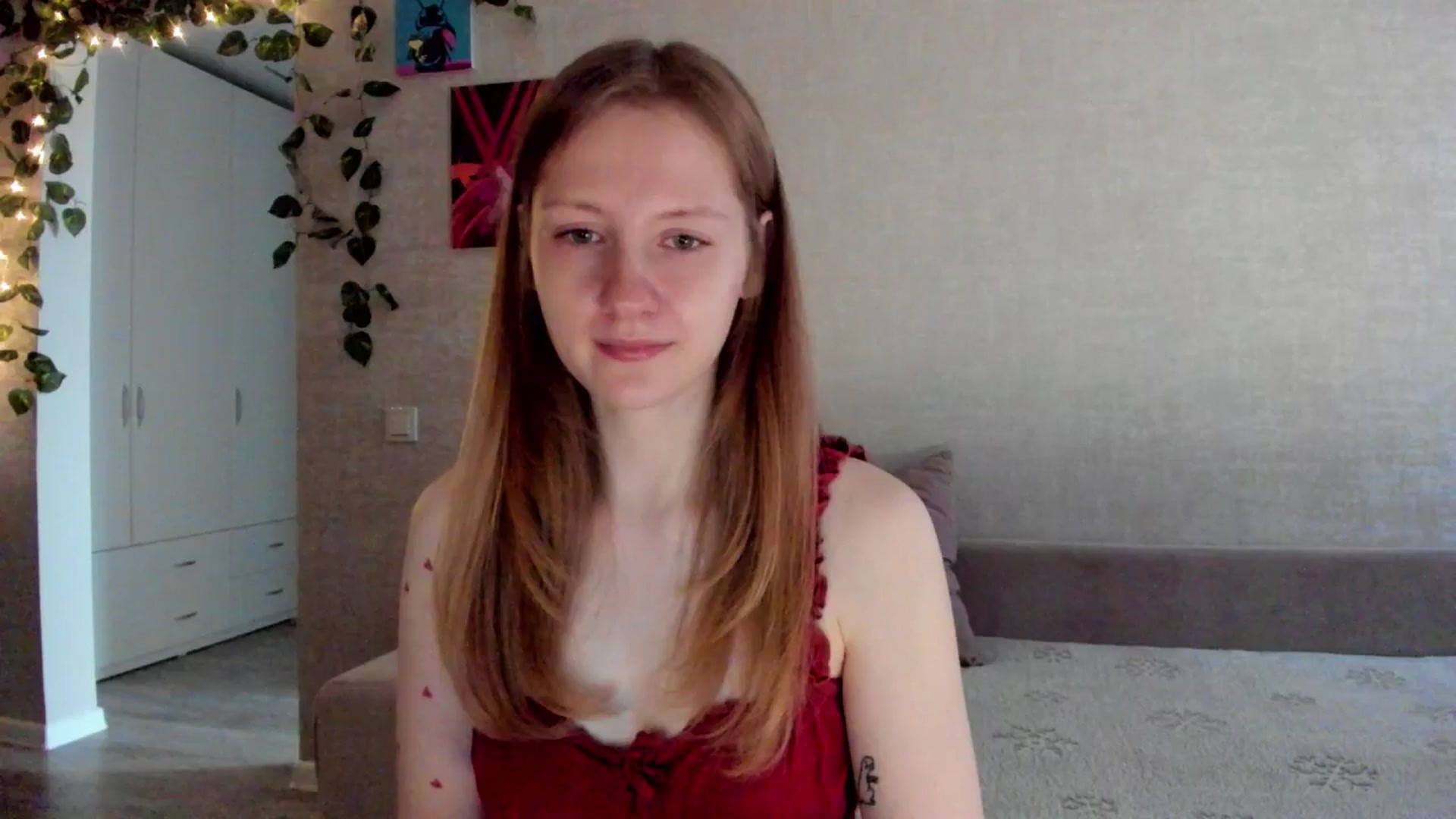 Gallery image thumbnail from mnialice's myfreecams stream on, 10/06/2025, 03:08 image 7 of 20