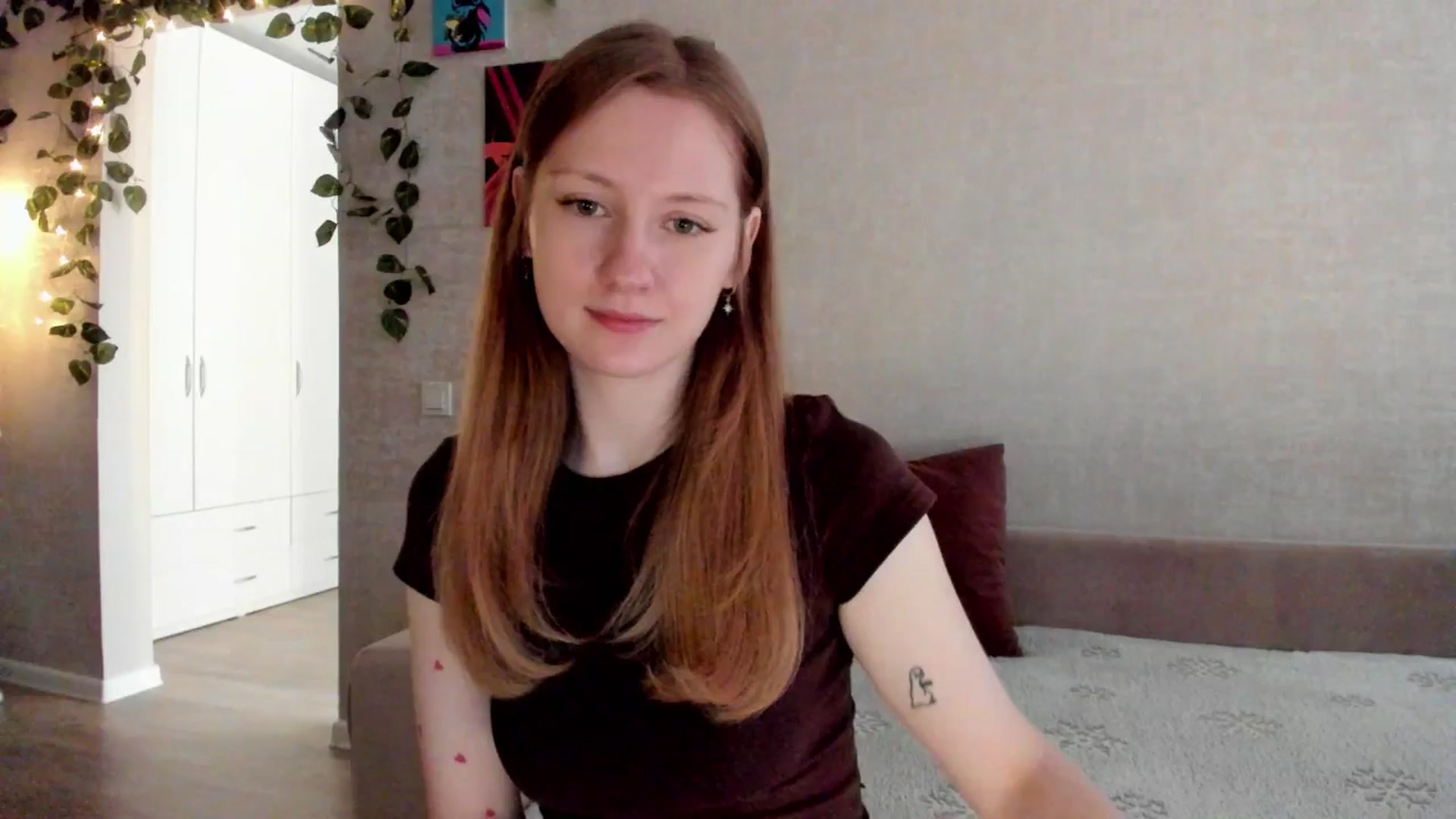 Gallery image thumbnail from mnialice's myfreecams stream on, 10/11/2025, 03:23 image 5 of 20