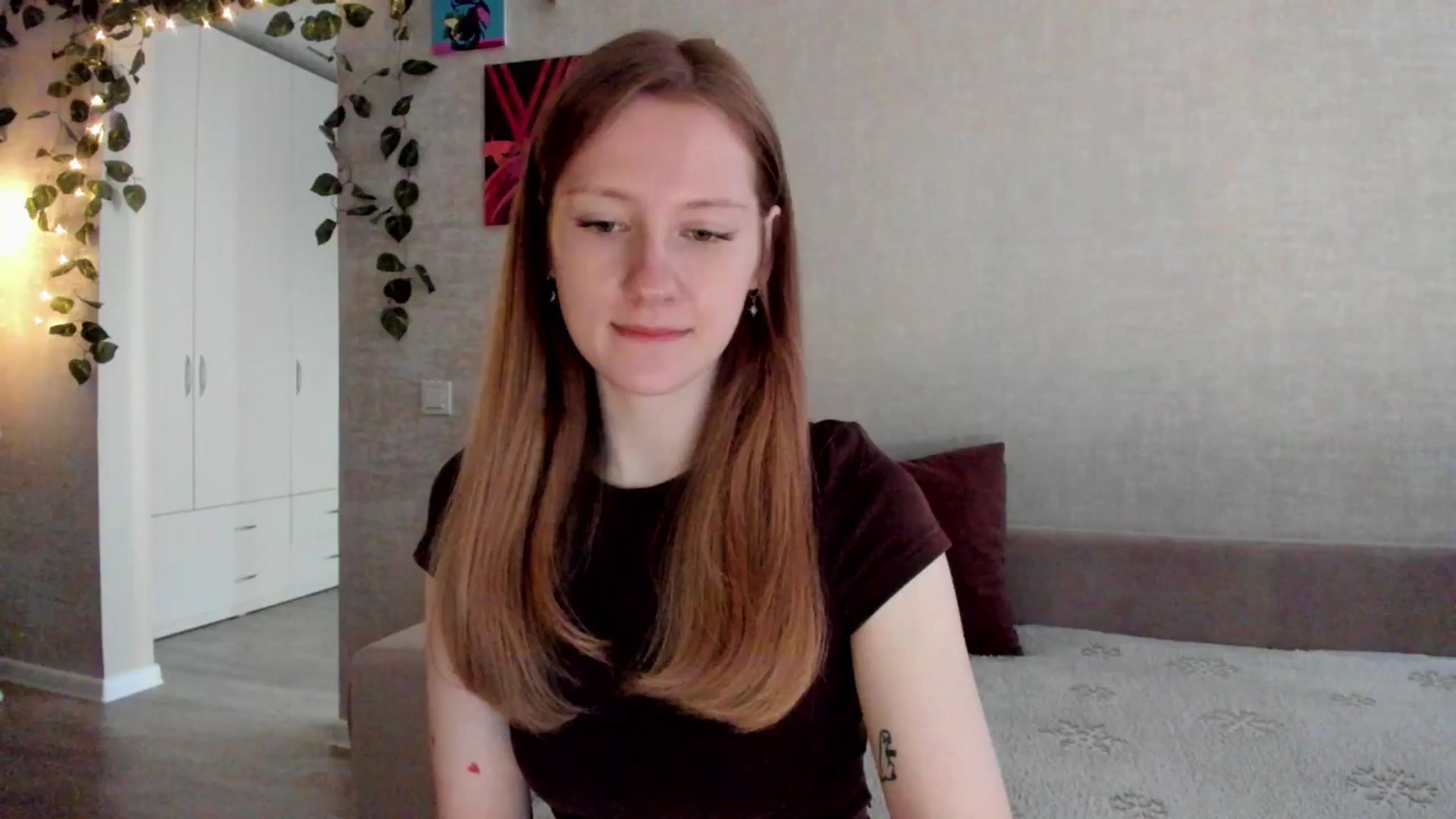 Gallery image thumbnail from mnialice's myfreecams stream on, 10/11/2025, 03:23 image 17 of 20