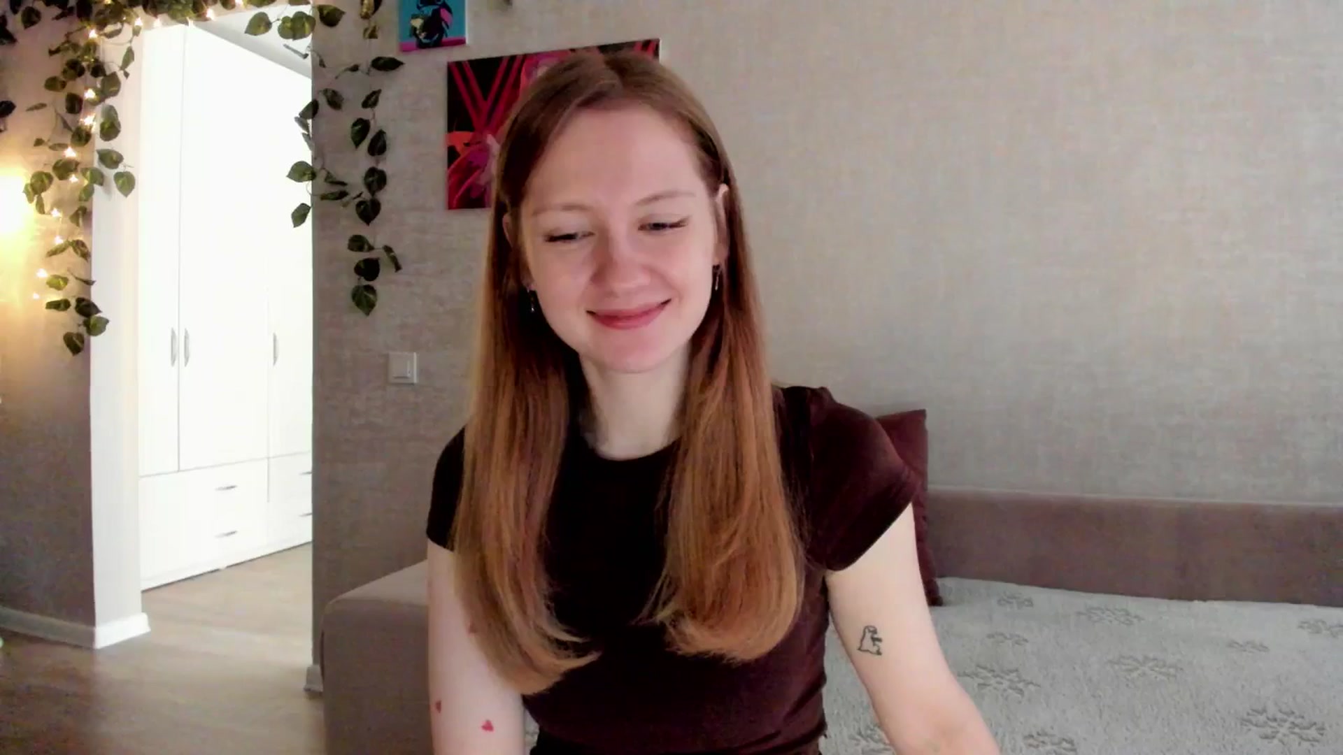 Gallery image thumbnail from mnialice's myfreecams stream on, 10/11/2025, 03:23 image 2 of 20