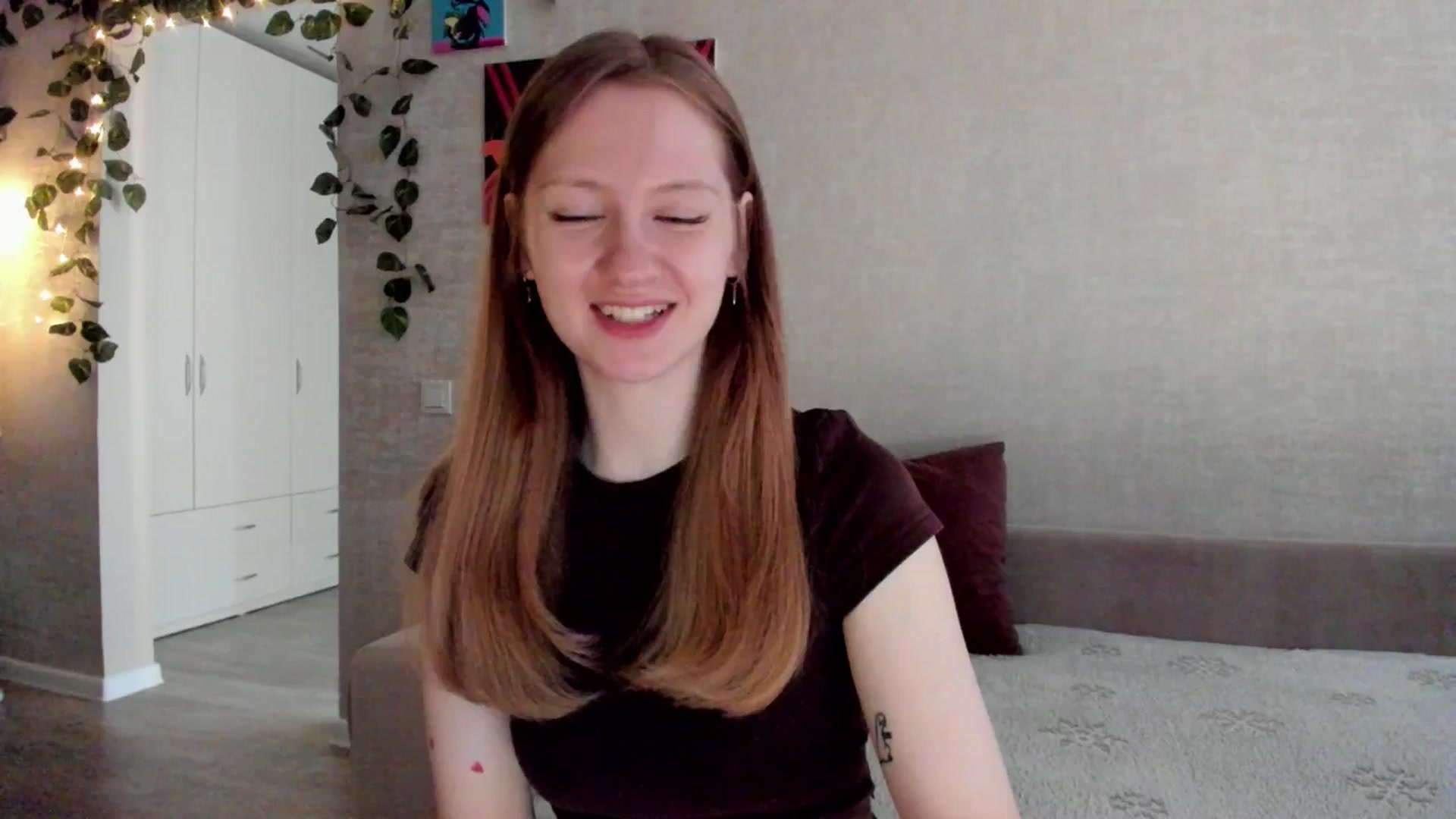 Gallery image thumbnail from mnialice's myfreecams stream on, 10/11/2025, 03:23 image 13 of 20