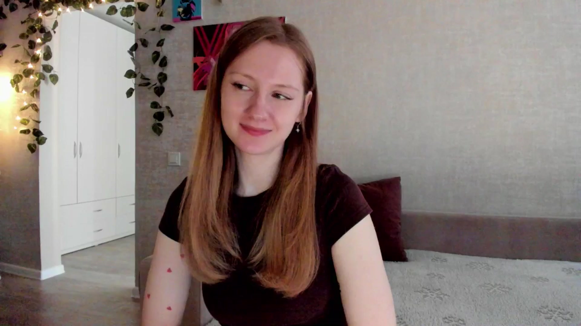 Gallery image thumbnail from mnialice's myfreecams stream on, 10/11/2025, 03:23 image 10 of 20