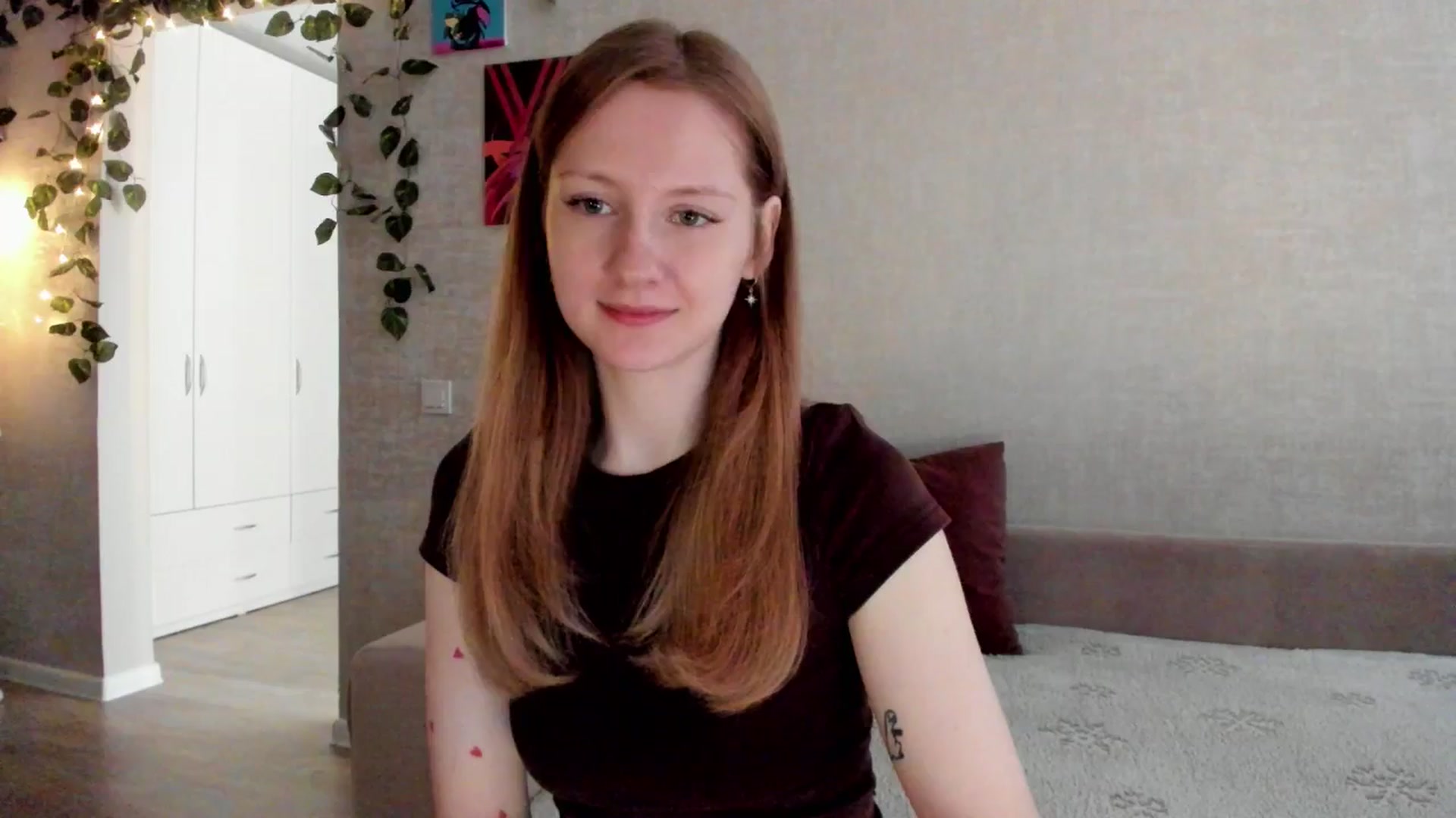 Gallery image thumbnail from mnialice's myfreecams stream on, 10/11/2025, 03:23 image 7 of 20