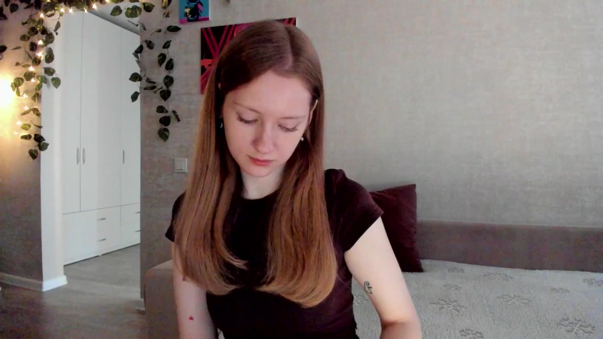 Gallery image thumbnail from mnialice's myfreecams stream on, 10/11/2025, 03:23 image 15 of 20
