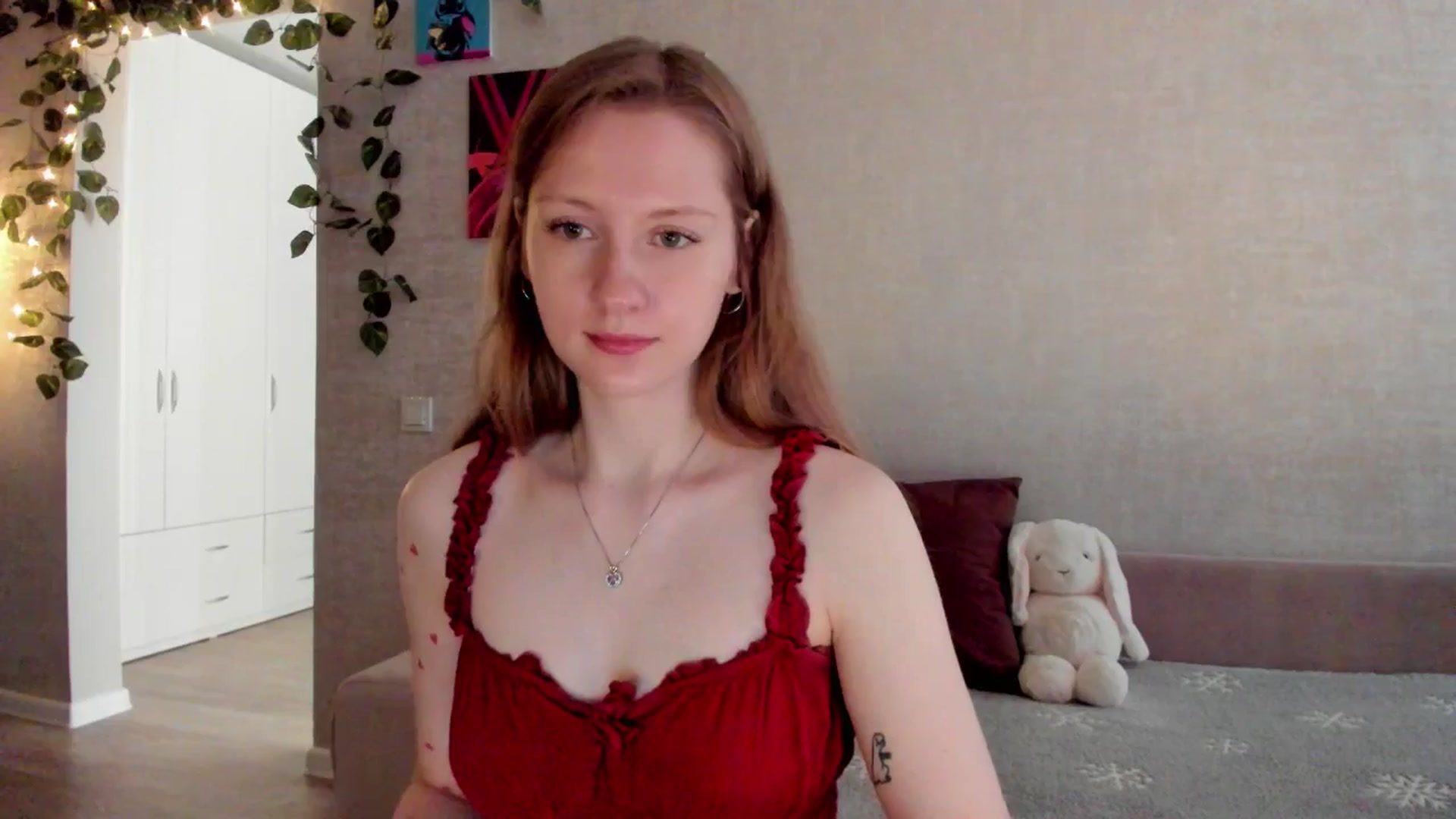 Gallery image thumbnail from mnialice's myfreecams stream on, 10/12/2025, 03:06 image 14 of 20