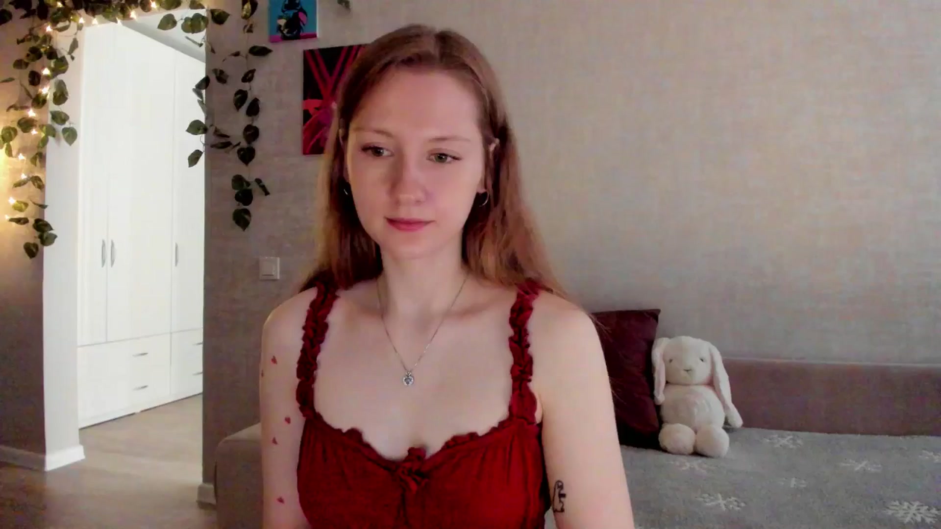 Gallery image thumbnail from mnialice's myfreecams stream on, 10/12/2025, 03:06 image 13 of 20