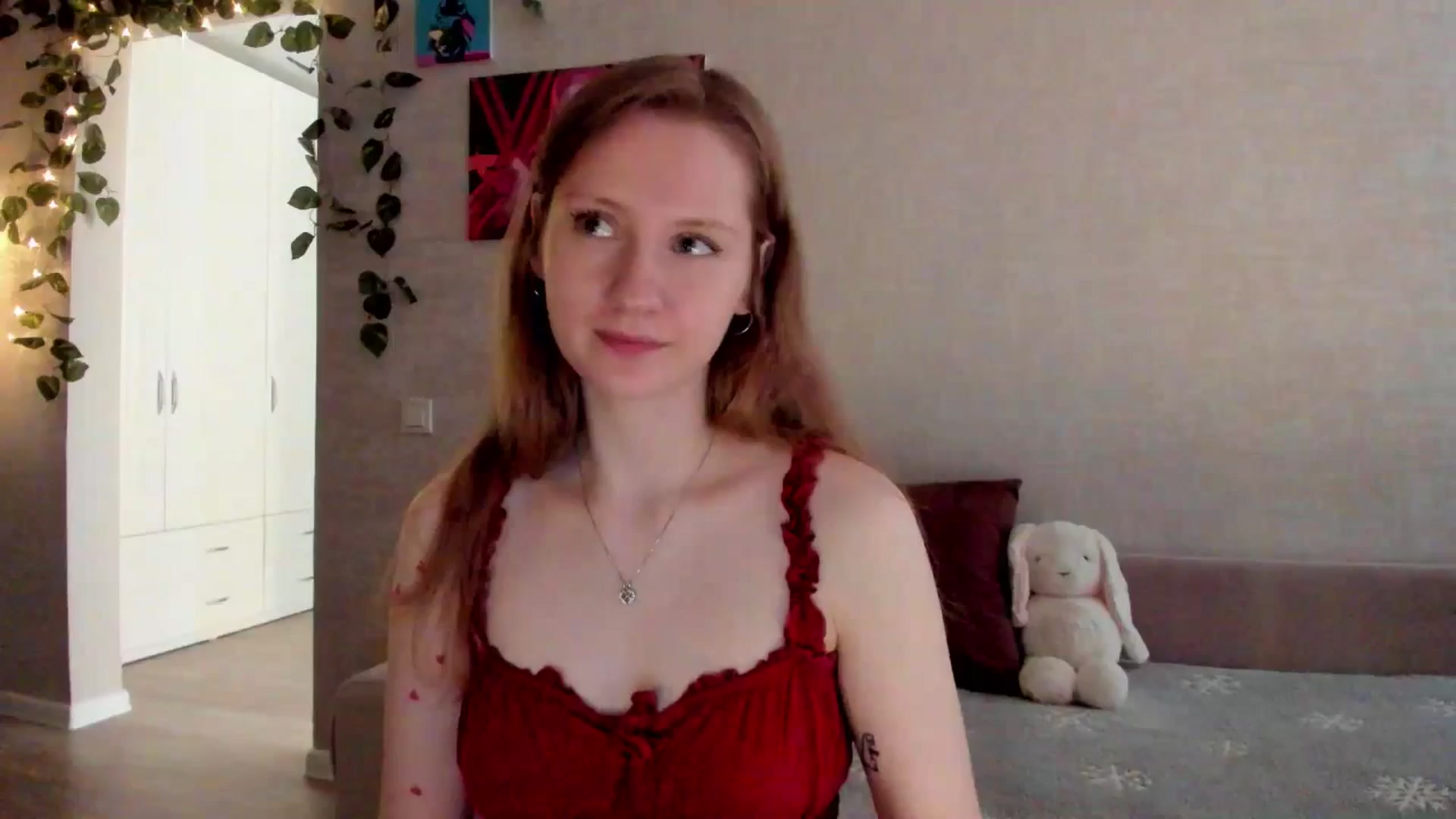Gallery image thumbnail from mnialice's myfreecams stream on, 10/12/2025, 03:06 image 10 of 20