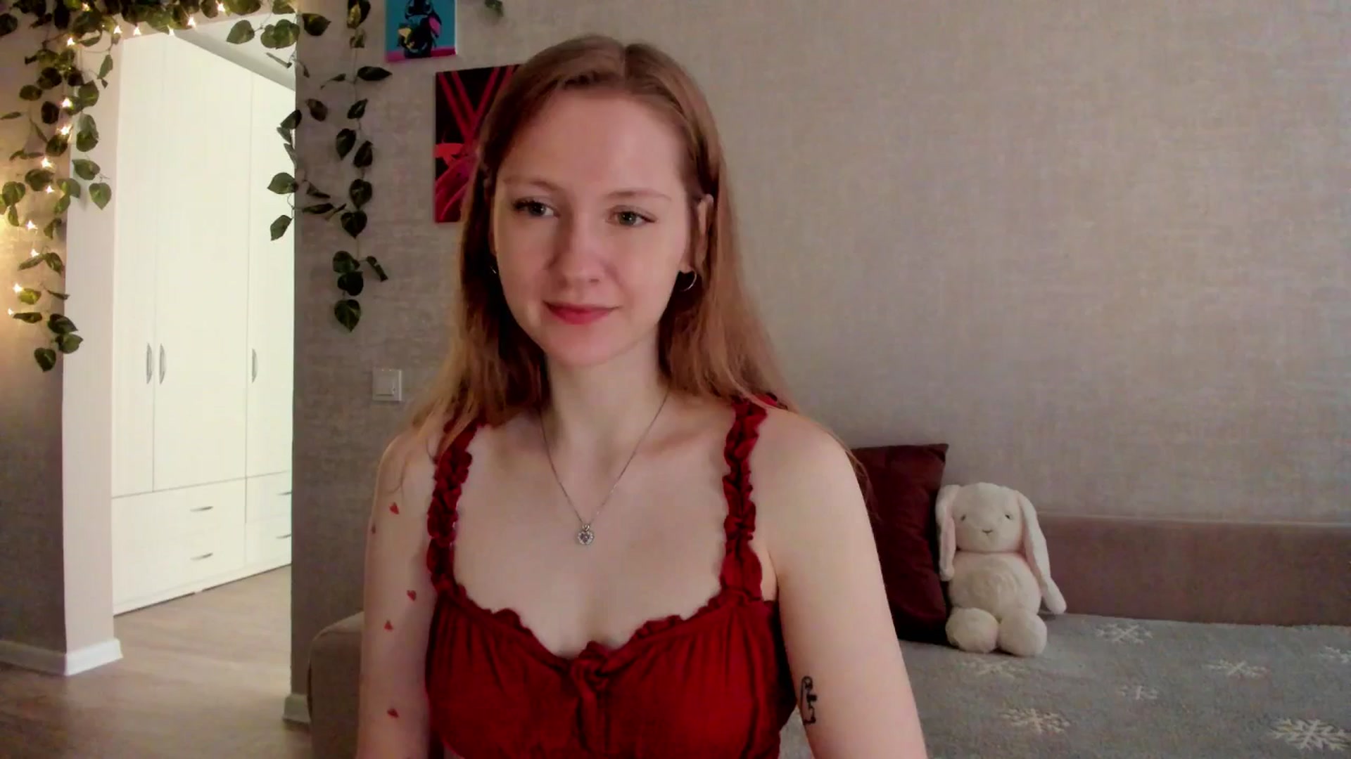 Gallery image thumbnail from mnialice's myfreecams stream on, 10/12/2025, 03:06 image 1 of 20