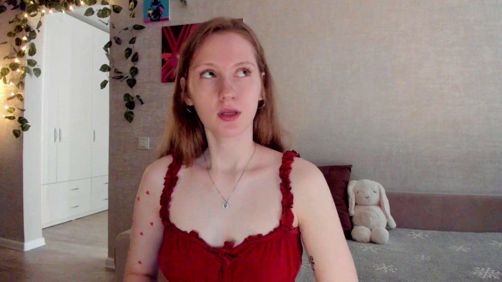 Gallery image thumbnail from mnialice's myfreecams stream on, 10/12/2025, 03:06 image 17 of 20