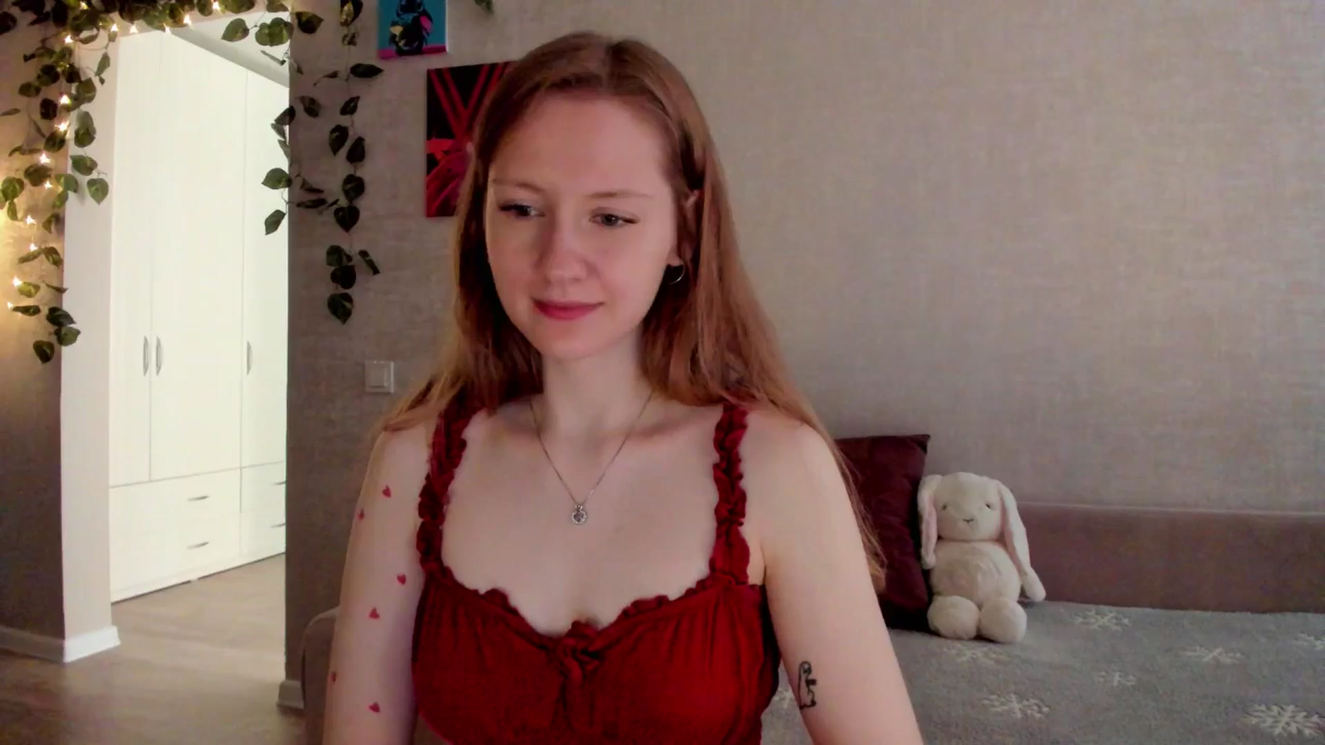 Gallery image thumbnail from mnialice's myfreecams stream on, 10/12/2025, 03:06 image 4 of 20