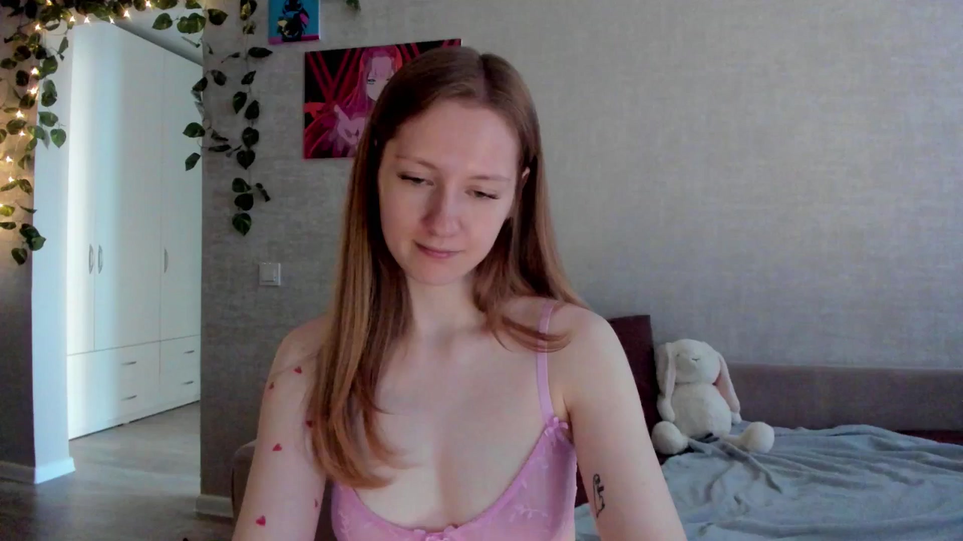 Gallery image thumbnail from mnialice's myfreecams stream on, 10/14/2025, 04:16 image 12 of 20