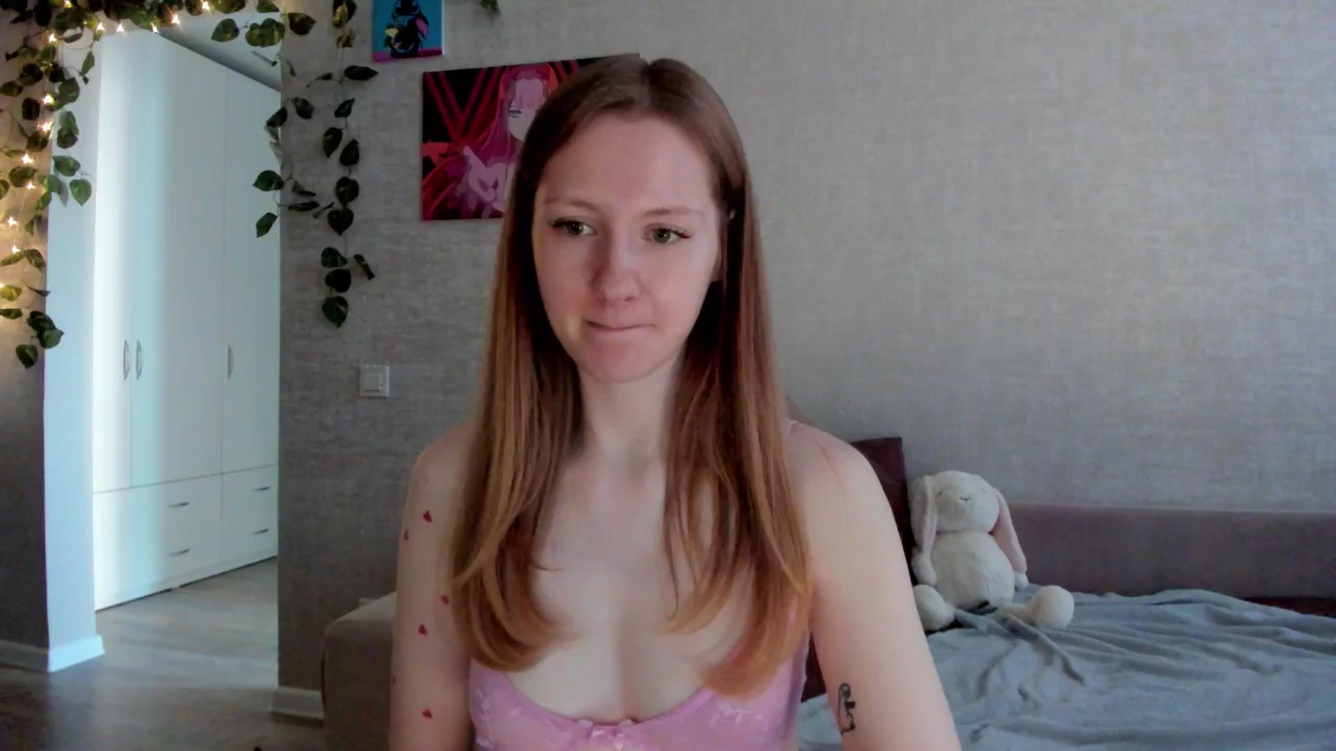 Gallery image thumbnail from mnialice's myfreecams stream on, 10/14/2025, 04:16 image 14 of 20