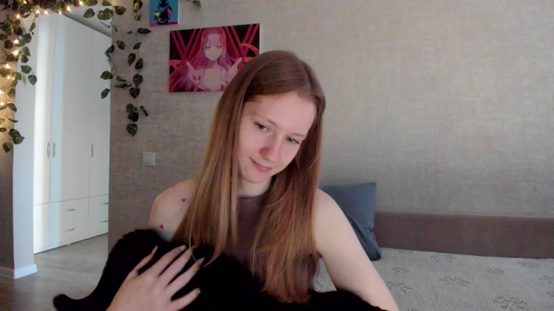 Gallery image thumbnail from mnialice's myfreecams stream on, 10/16/2025, 04:07 image 2 of 20