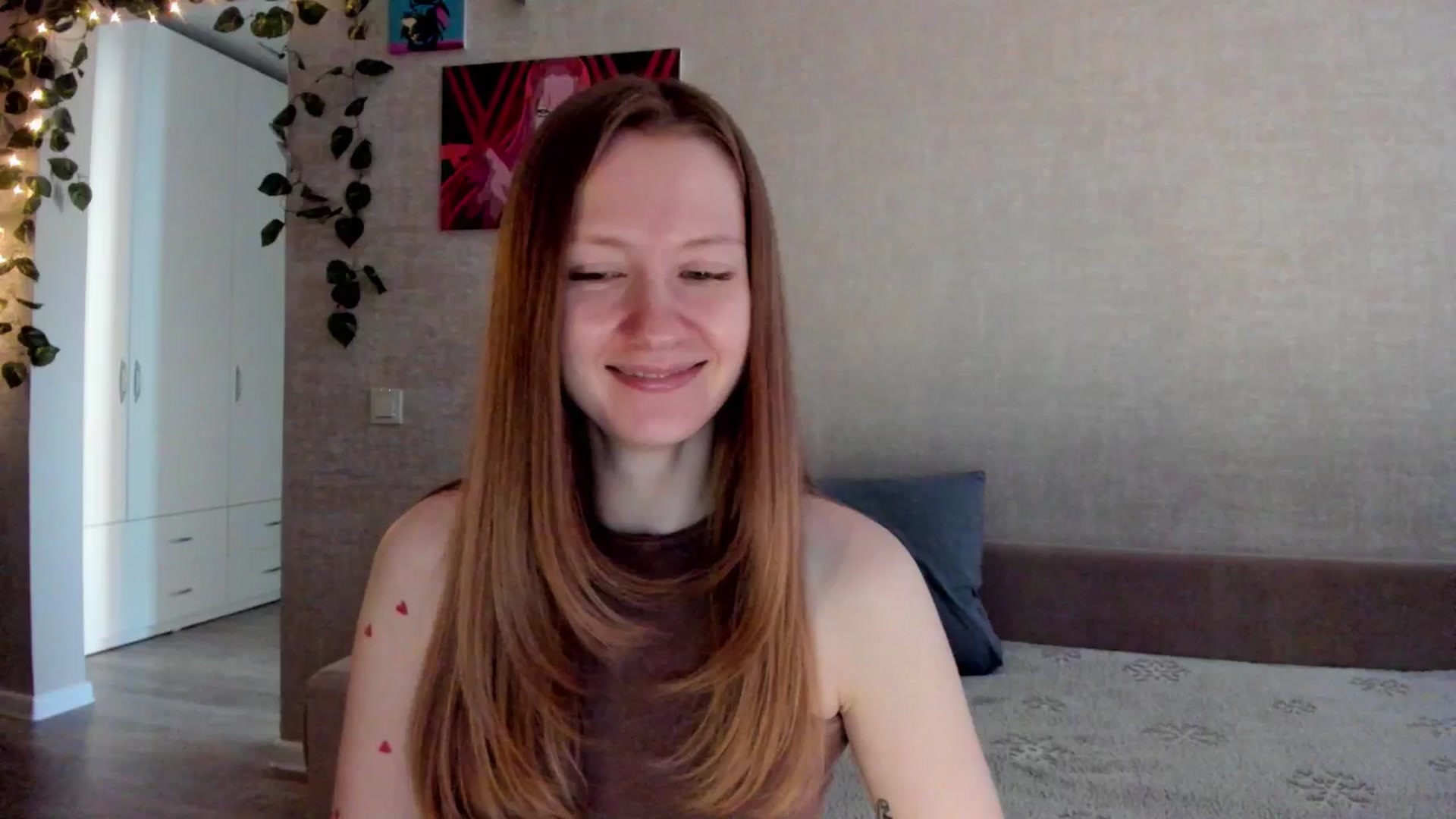 Gallery image thumbnail from mnialice's myfreecams stream on, 10/16/2025, 04:07 image 14 of 20