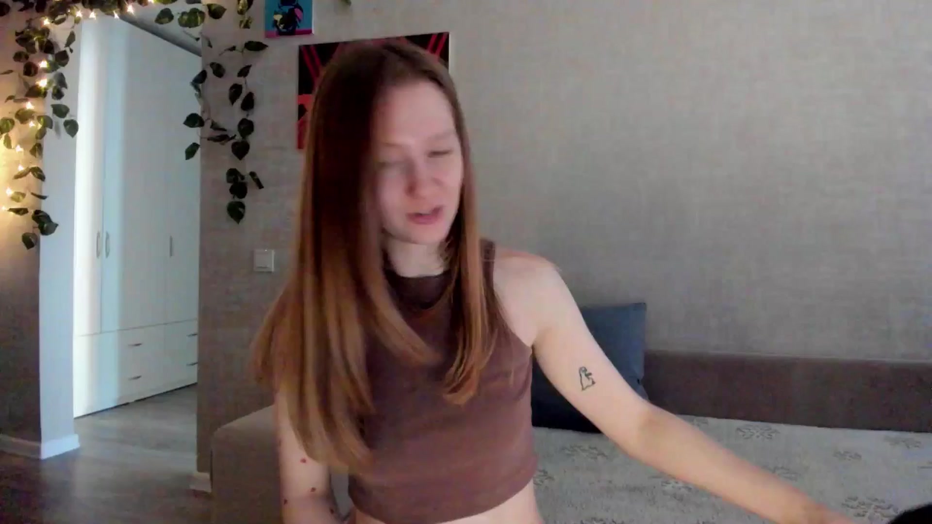 Gallery image thumbnail from mnialice's myfreecams stream on, 10/16/2025, 04:07 image 19 of 20