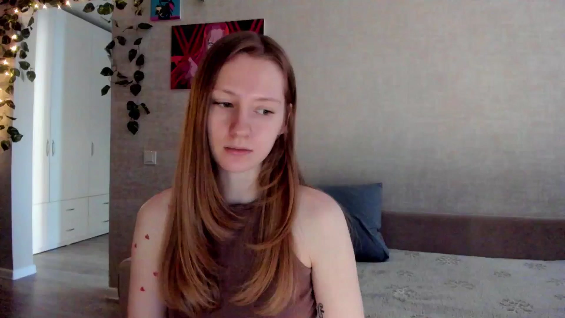 Gallery image thumbnail from mnialice's myfreecams stream on, 10/16/2025, 04:07 image 10 of 20