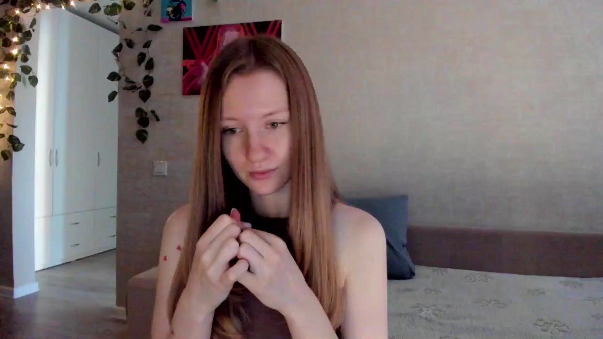 Gallery image thumbnail from mnialice's myfreecams stream on, 10/16/2025, 04:07 image 13 of 20