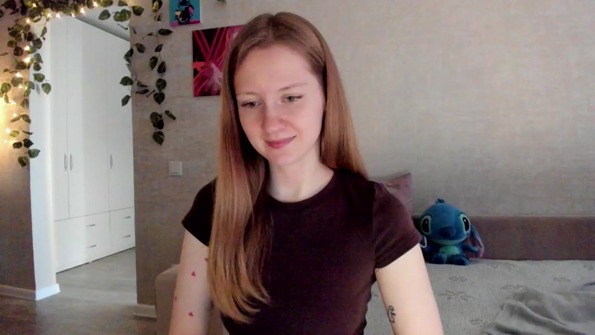Gallery image thumbnail from mnialice's myfreecams stream on, 10/18/2025, 04:58 image 8 of 20