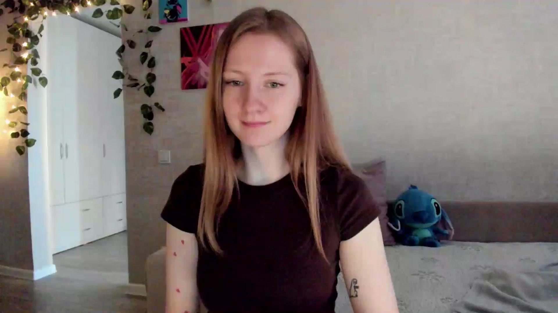 Gallery image thumbnail from mnialice's myfreecams stream on, 10/18/2025, 04:58 image 11 of 20