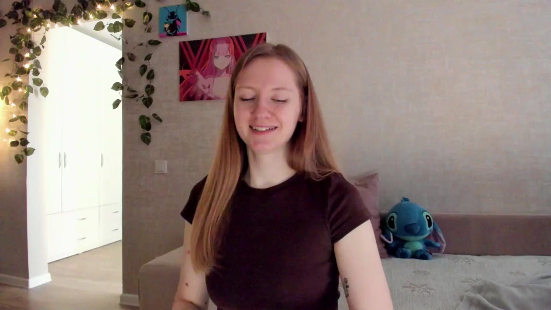 Gallery image thumbnail from mnialice's myfreecams stream on, 10/18/2025, 04:58 image 2 of 20