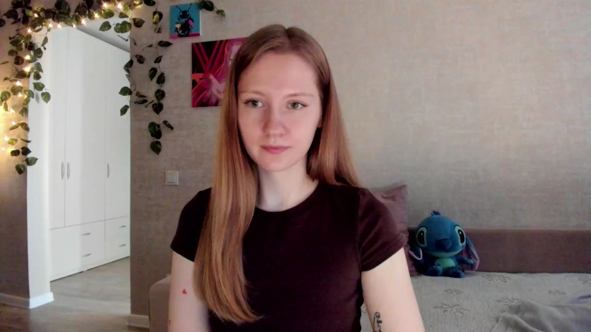 Gallery image thumbnail from mnialice's myfreecams stream on, 10/18/2025, 04:58 image 6 of 20