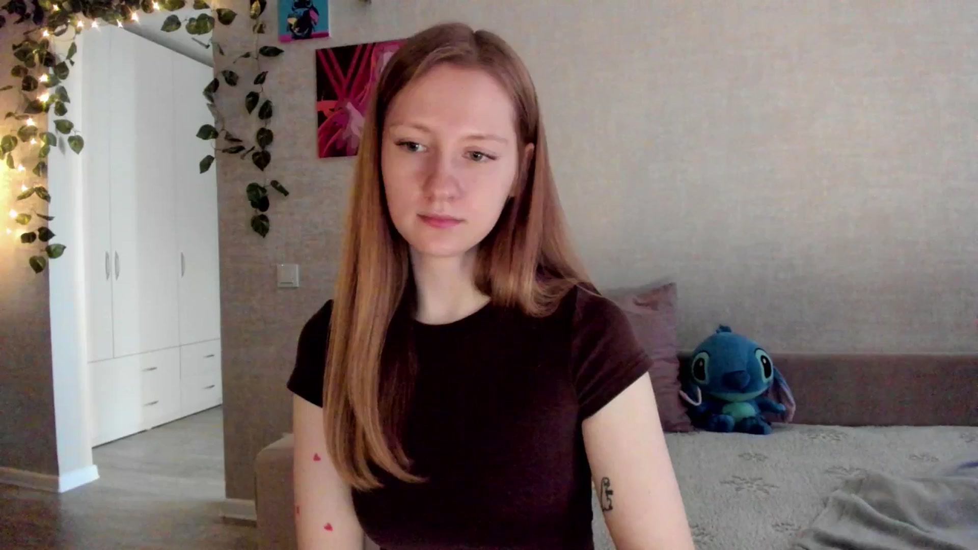 Gallery image thumbnail from mnialice's myfreecams stream on, 10/18/2025, 04:58 image 9 of 20
